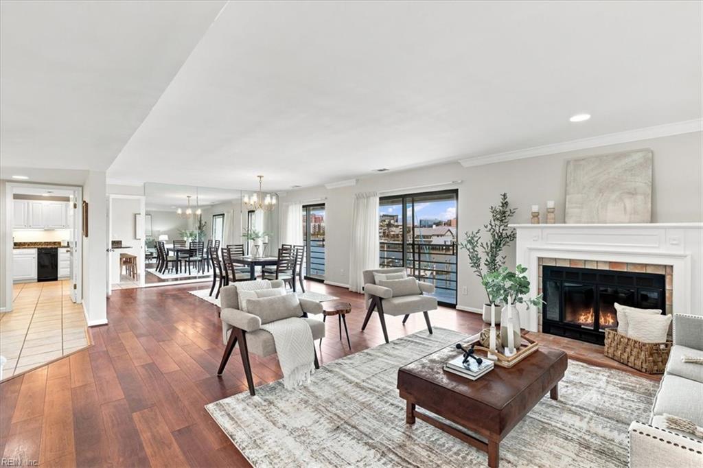 401 College PL 20
