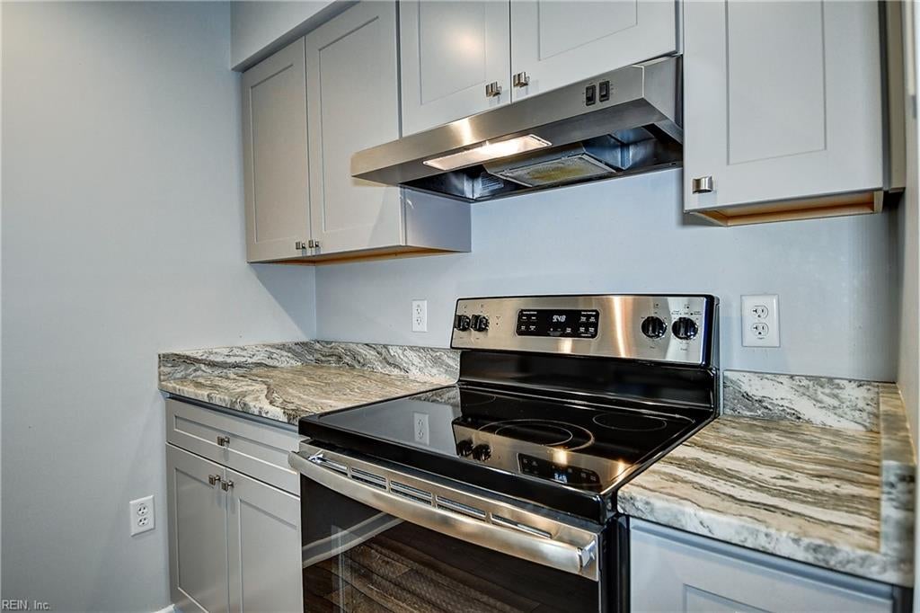 215 Brooke AVE 411