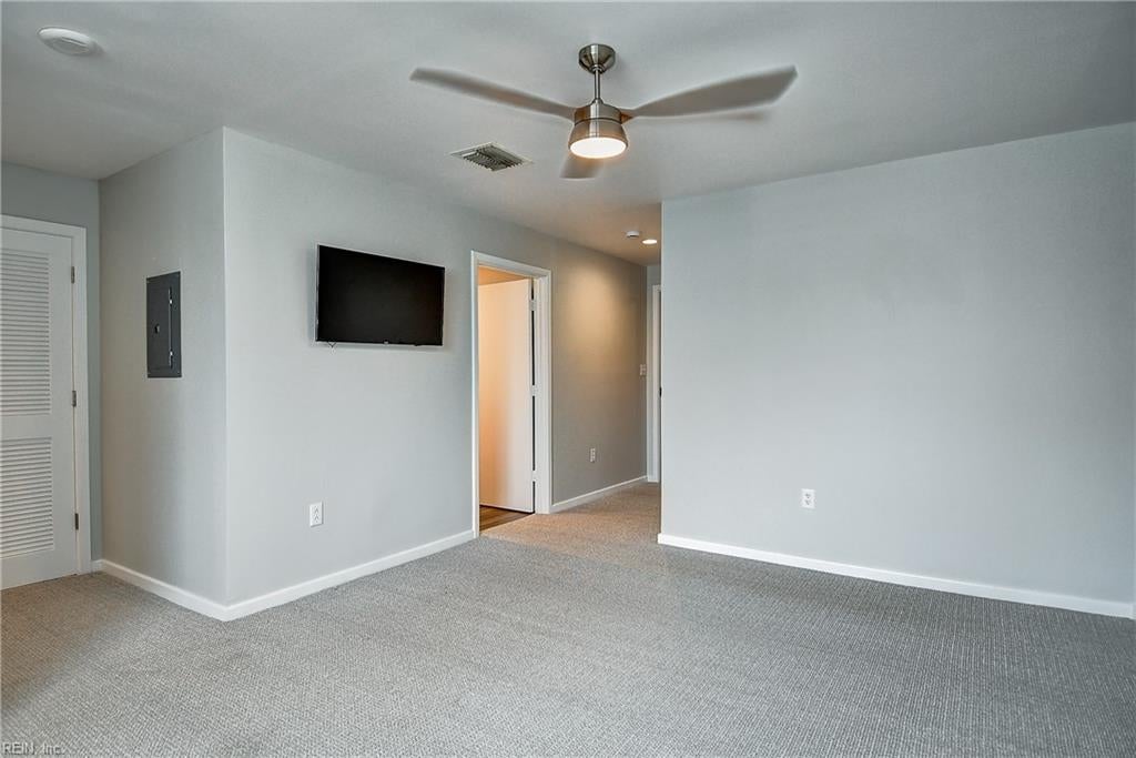 215 Brooke AVE 411