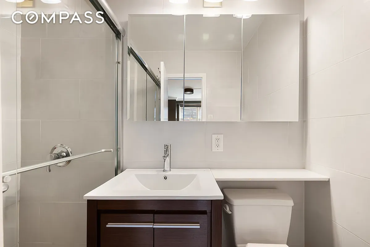 305 E 24th Street 3S