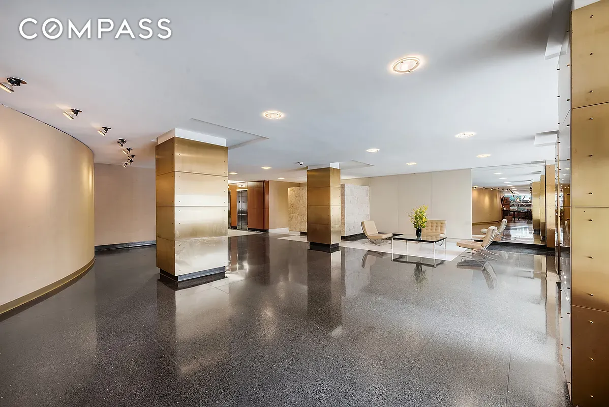 305 E 24th Street 3S