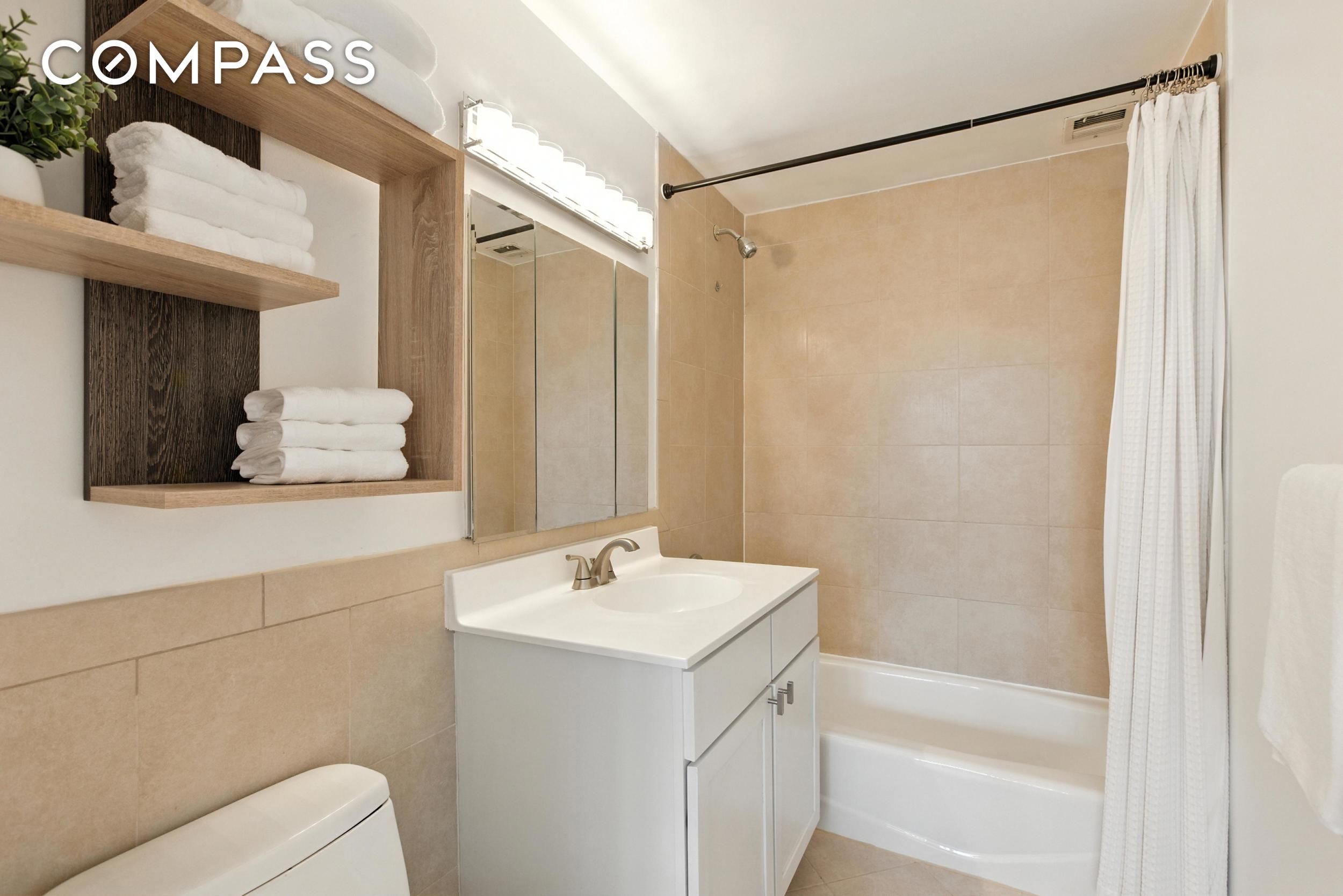 1787 Madison Avenue 402