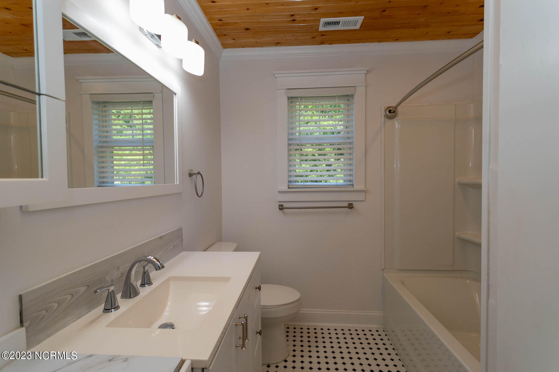 276 Edgewood Terrace Drive