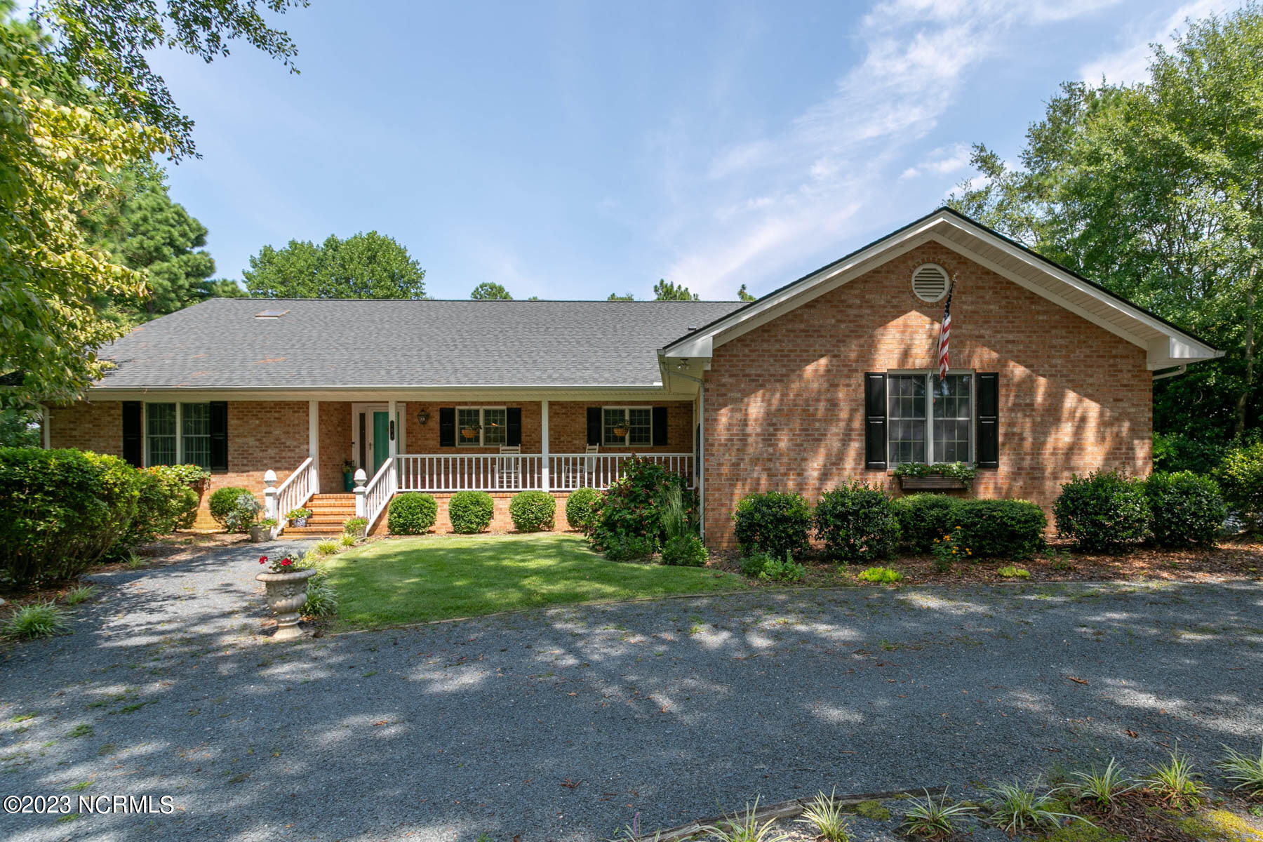 104 Sweetbriar Court