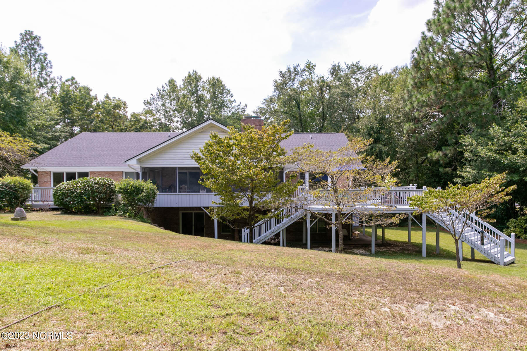 104 Sweetbriar Court