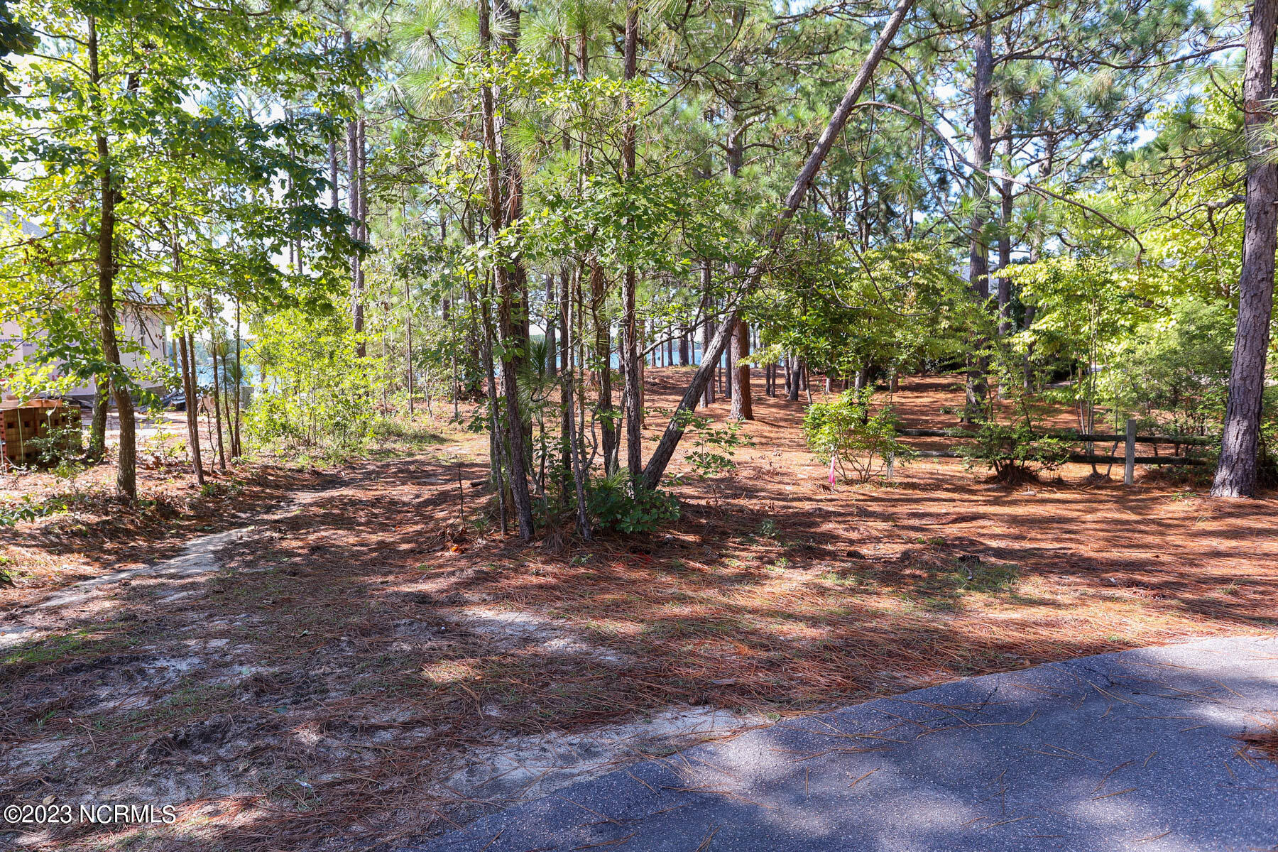105 3270 Mace Point