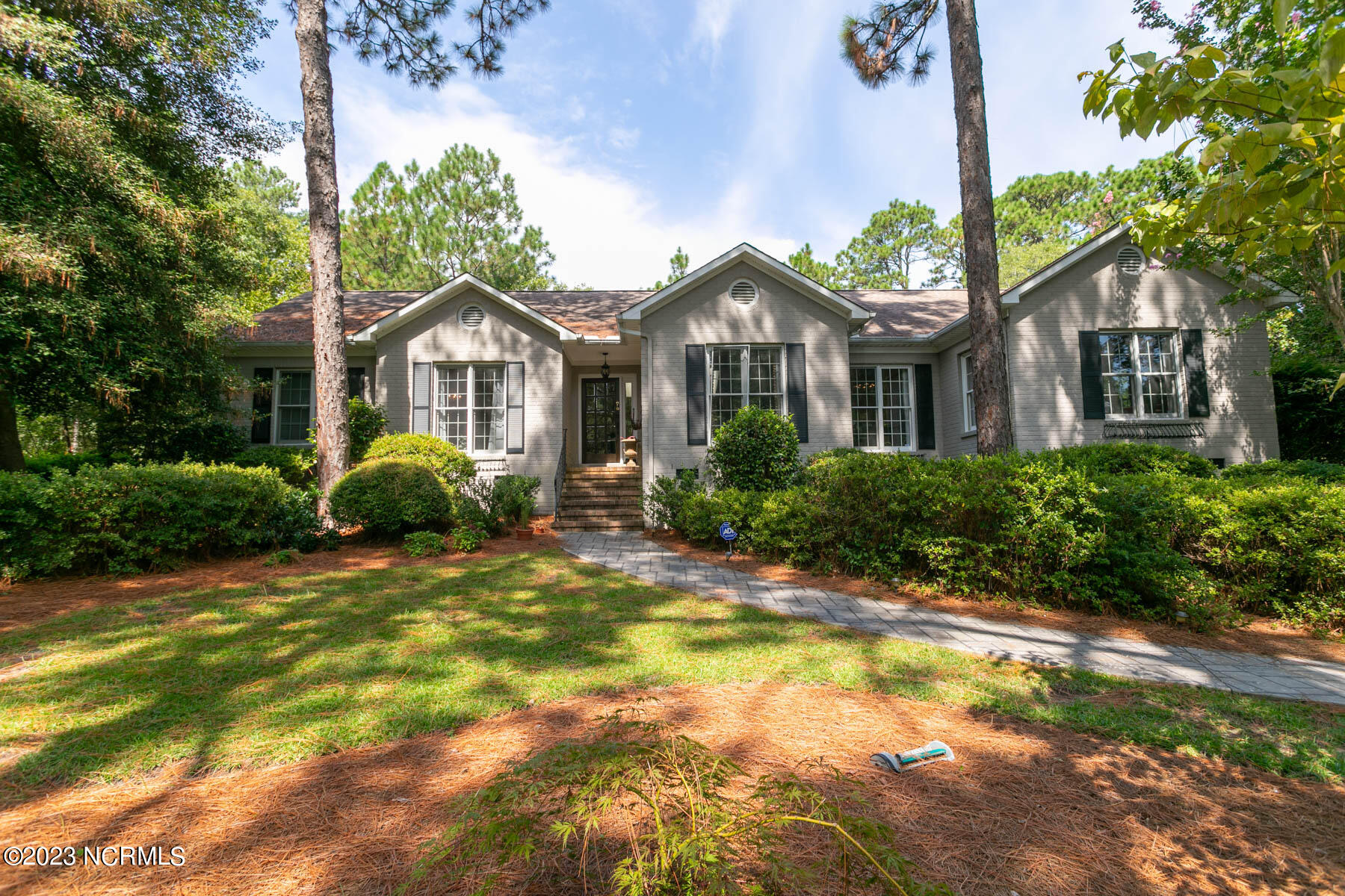 15 Mckenzie Road E