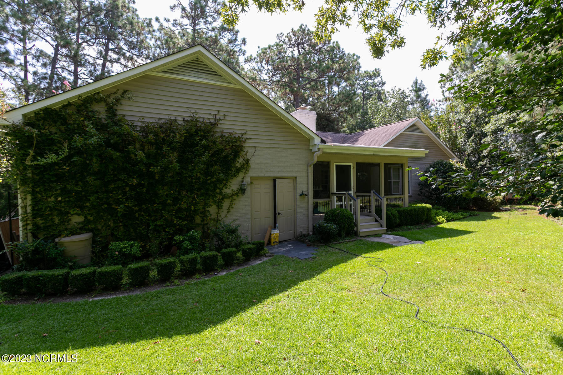 15 Mckenzie Road E