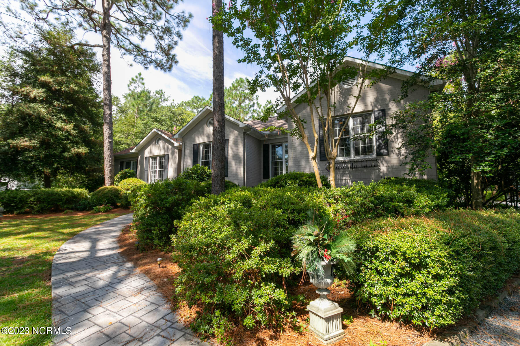 15 Mckenzie Road E
