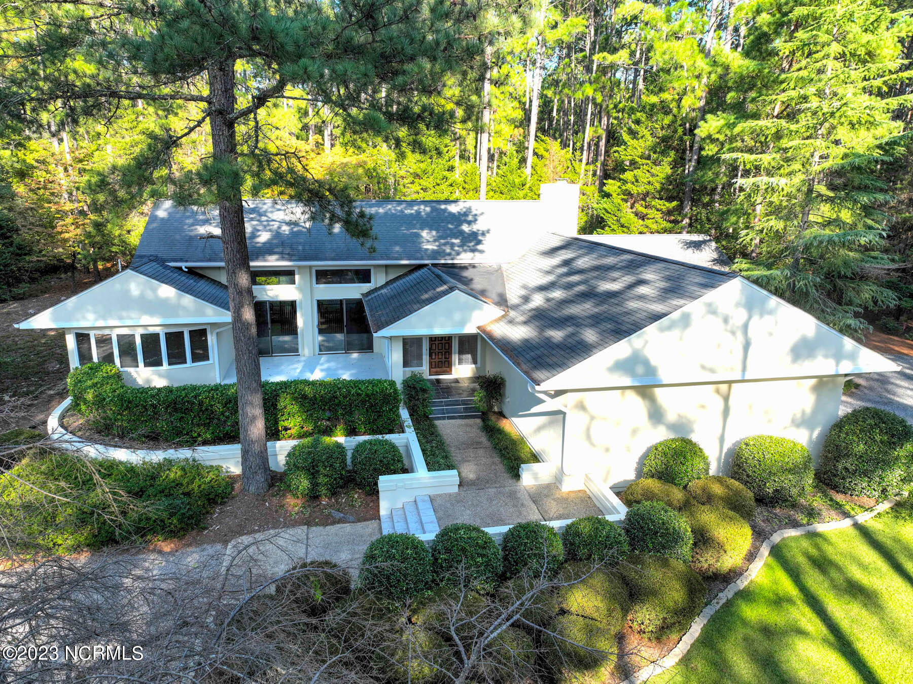 195 Lake Dornoch Drive