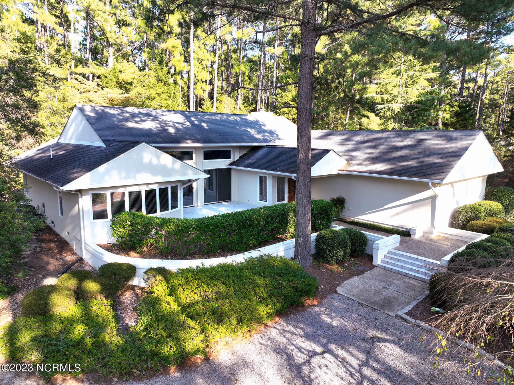 195 Lake Dornoch Drive
