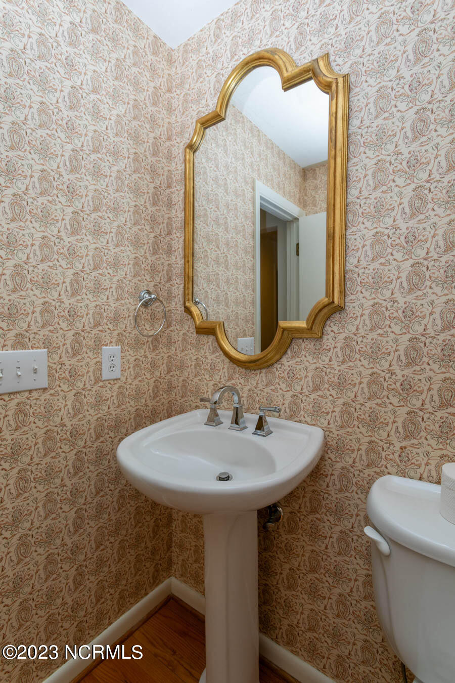 195 Lake Dornoch Drive