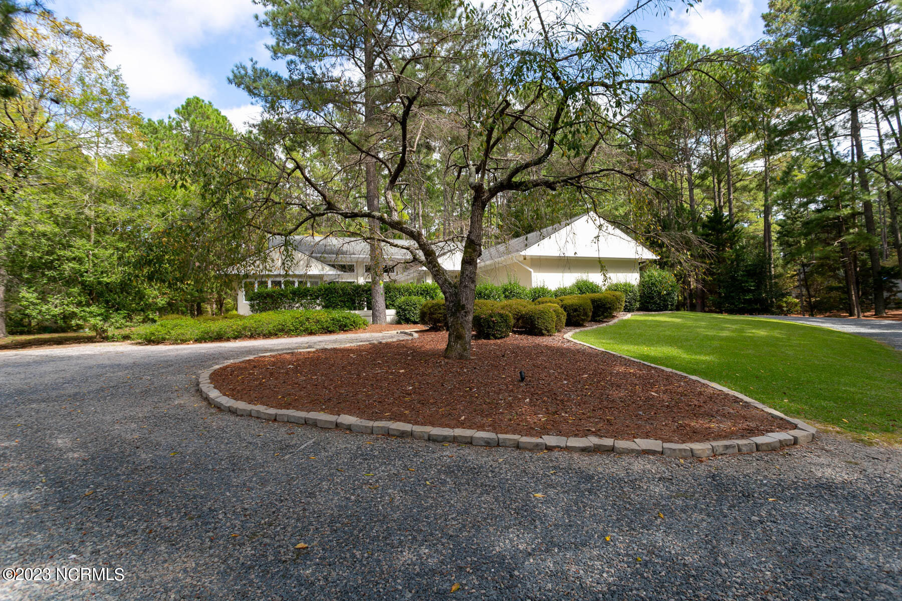 195 Lake Dornoch Drive