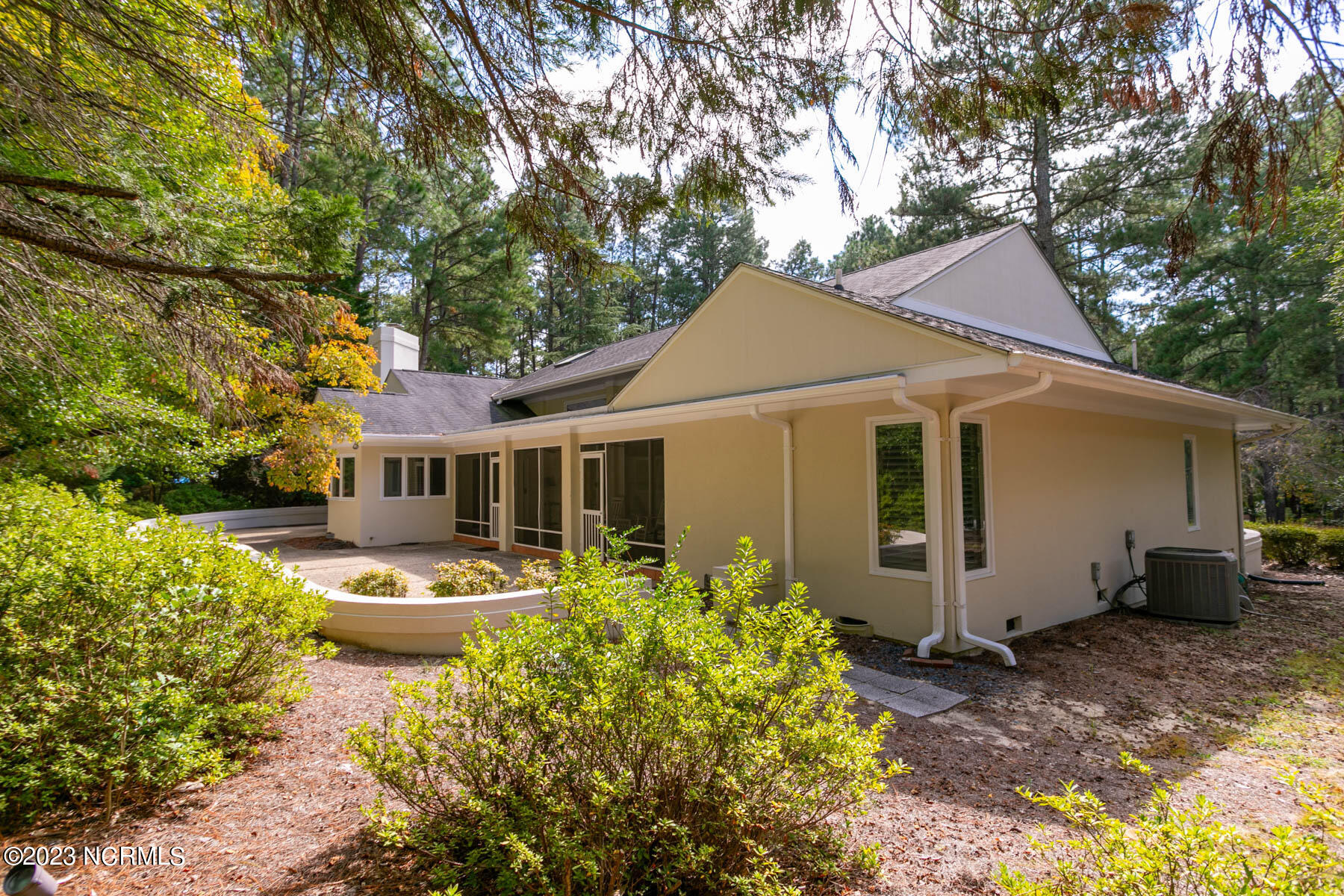 195 Lake Dornoch Drive