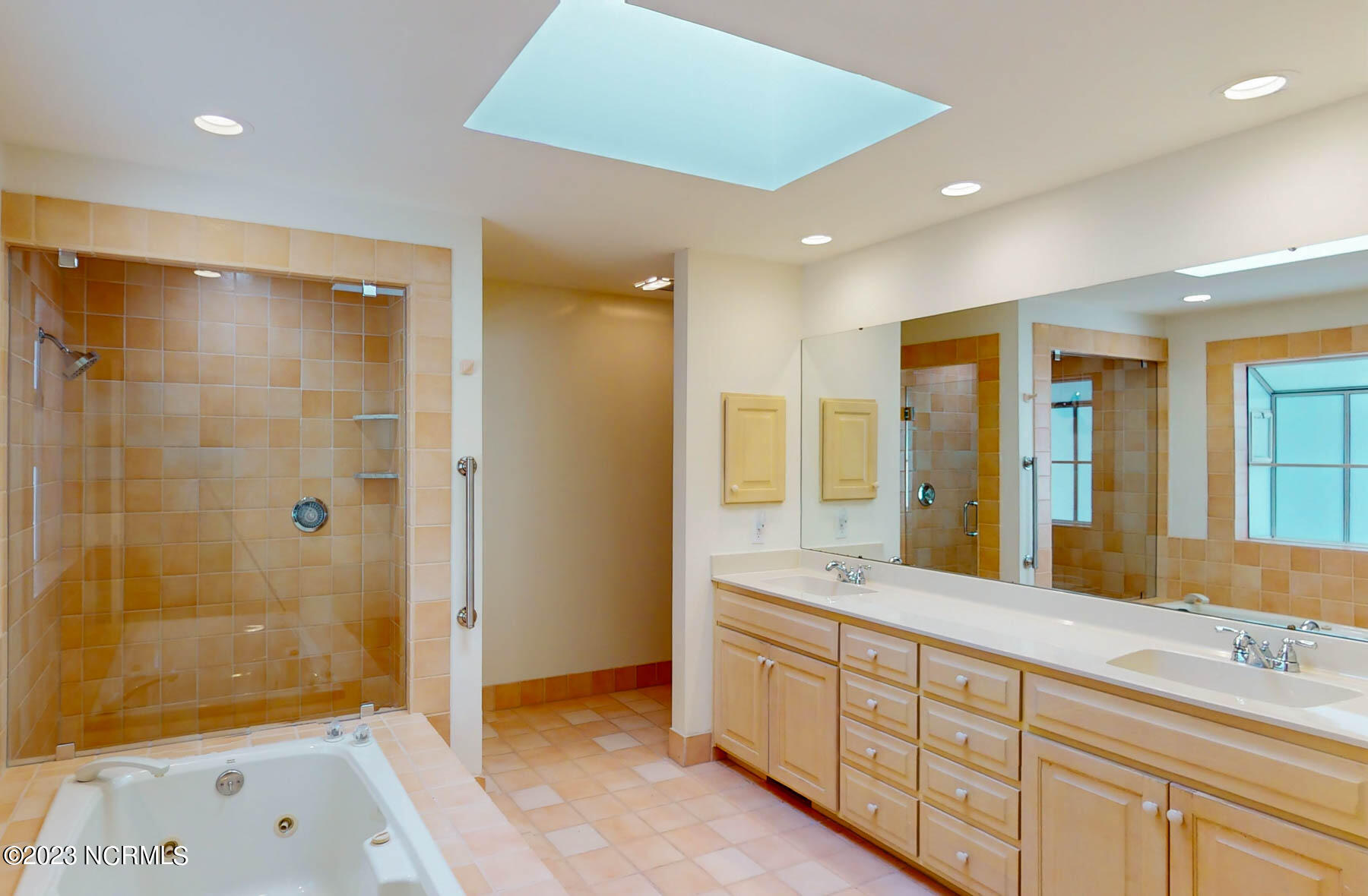 195 Lake Dornoch Drive