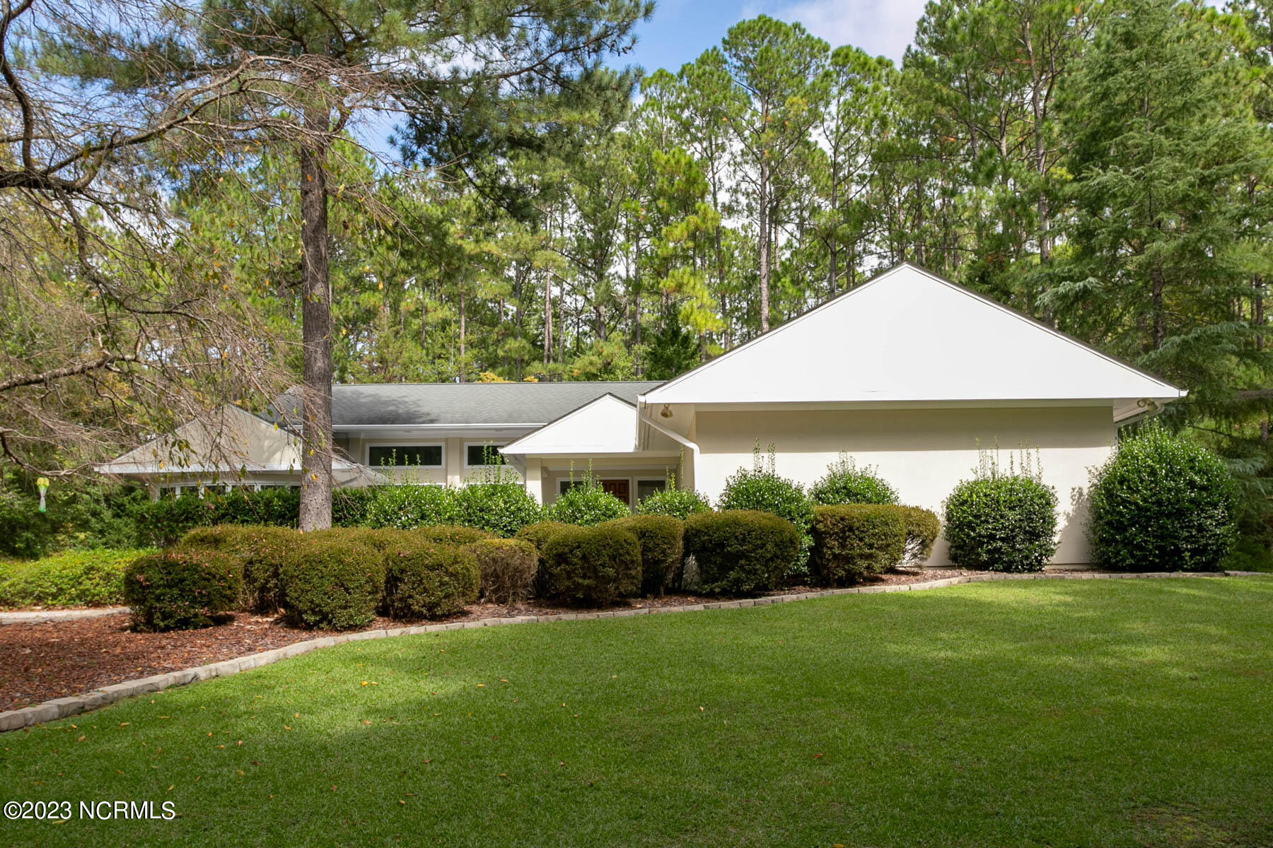 195 Lake Dornoch Drive