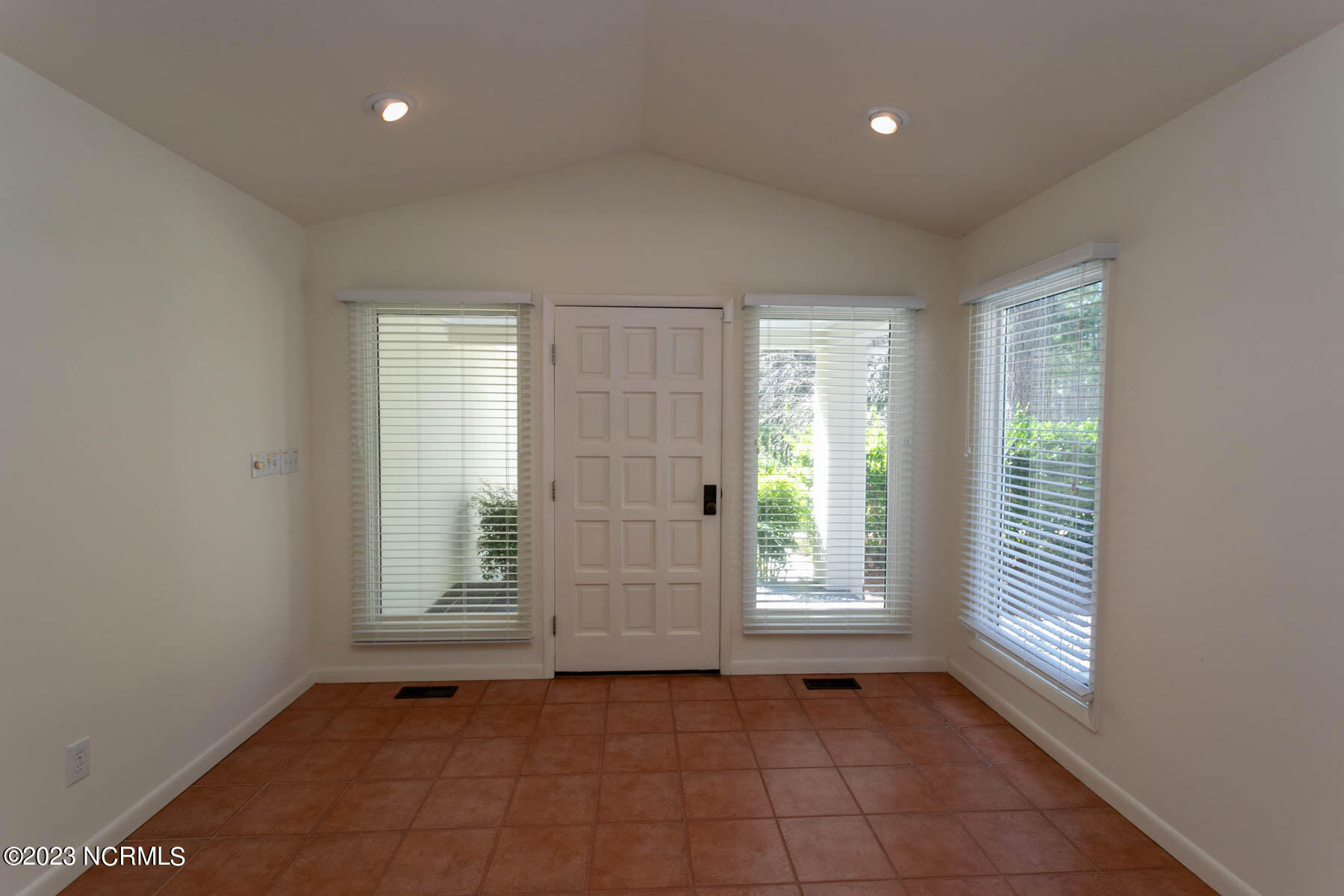 195 Lake Dornoch Drive