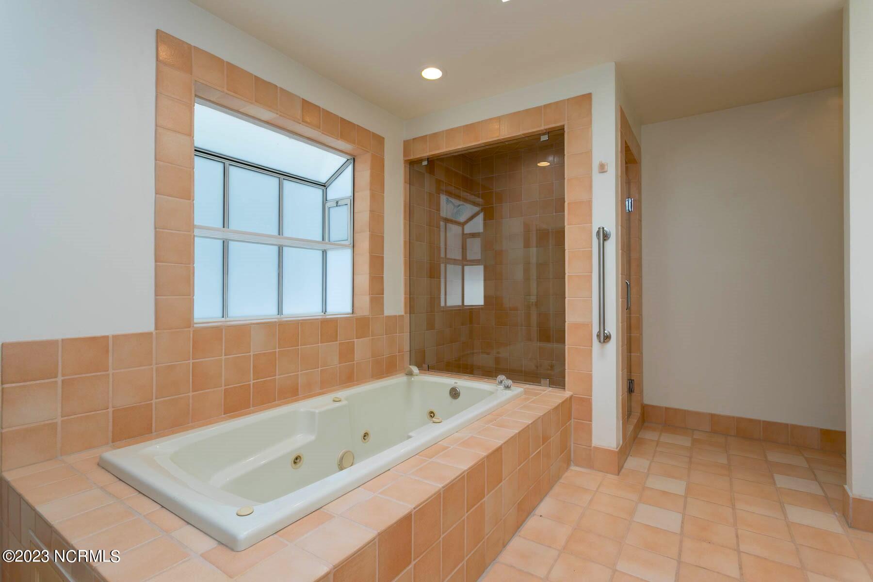 195 Lake Dornoch Drive