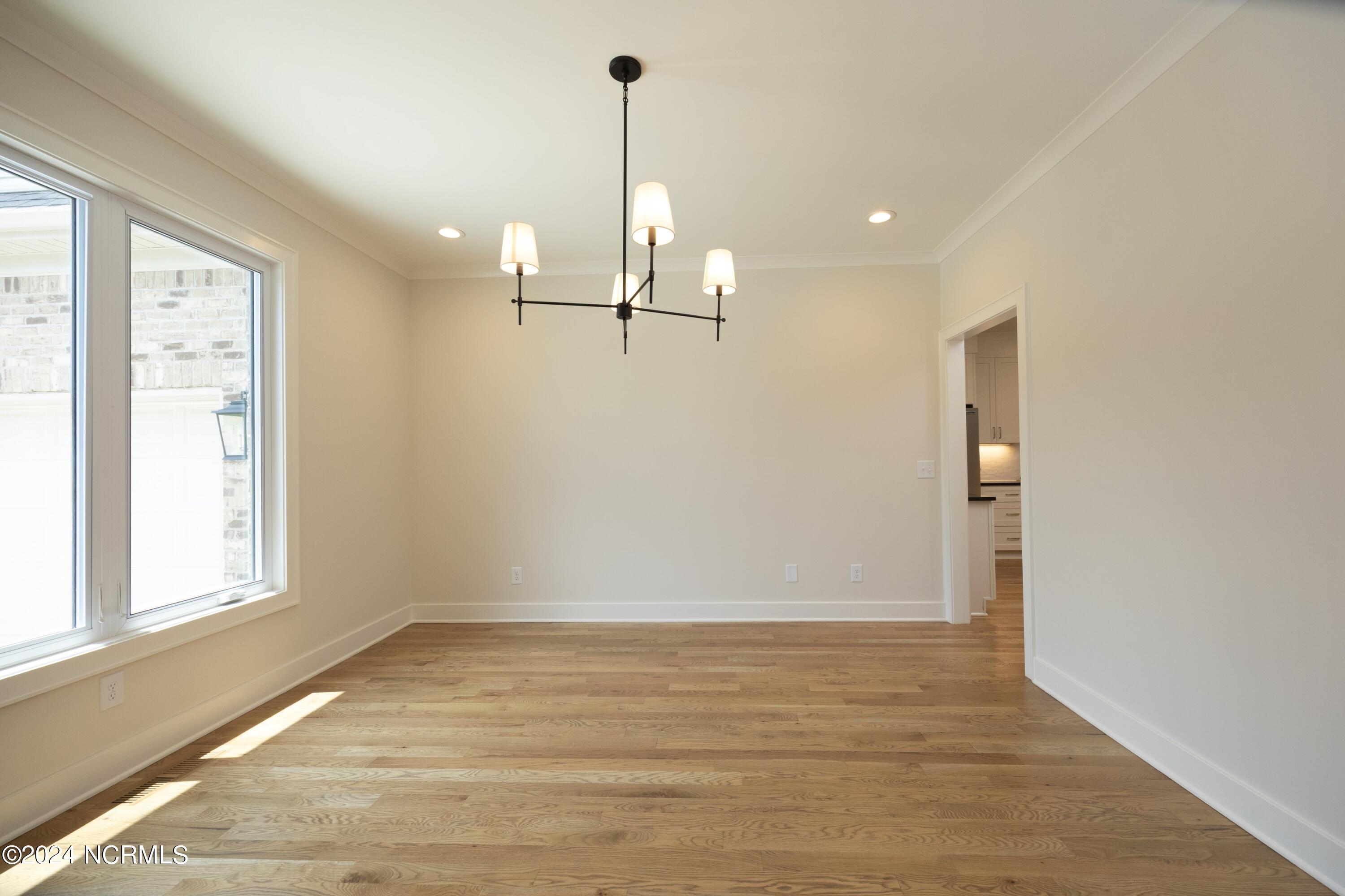 5 Regency Court, 11