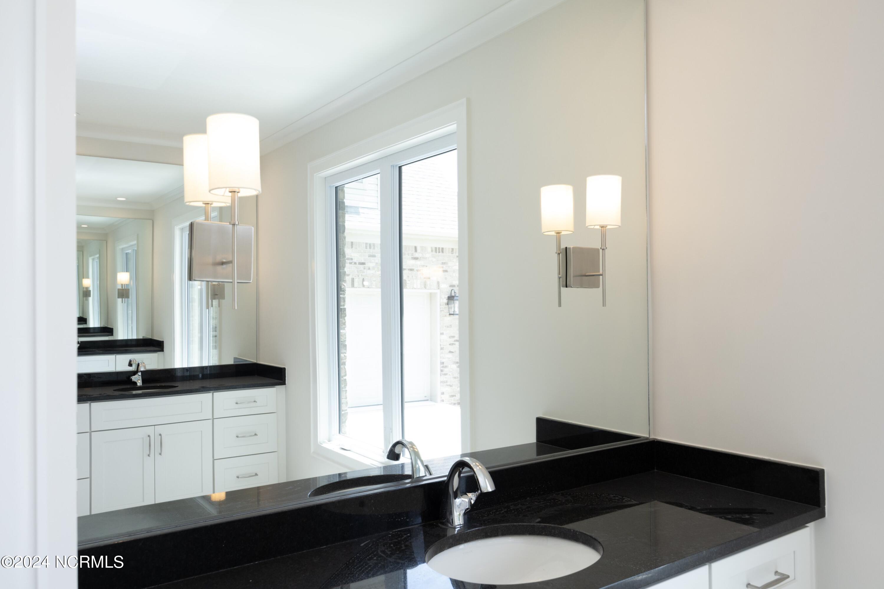 5 Regency Court, 11