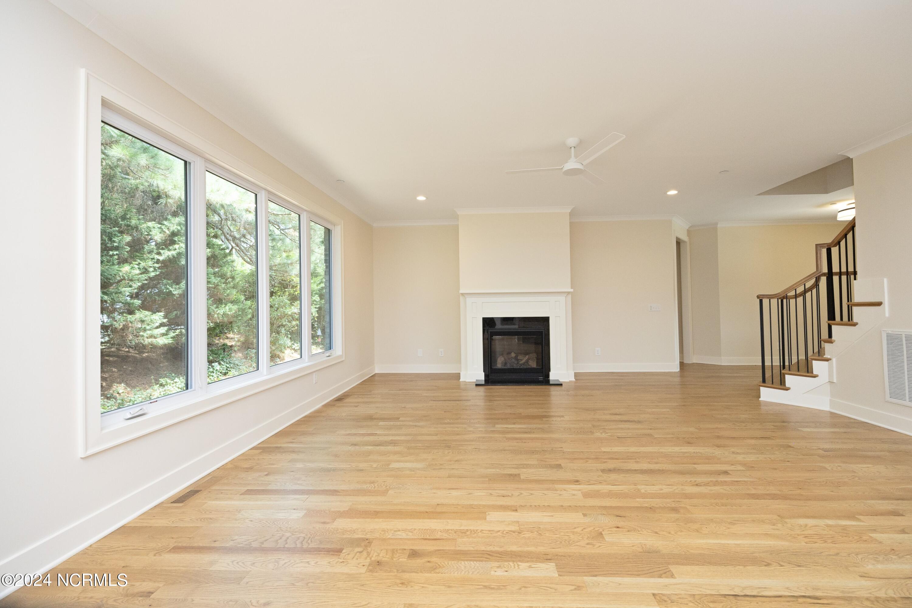 5 Regency Court, 11
