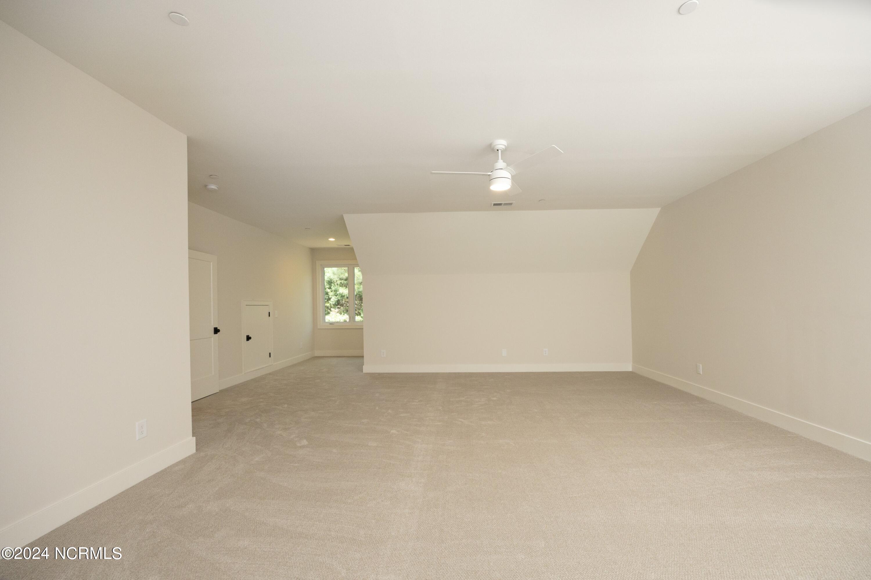 5 Regency Court, 11