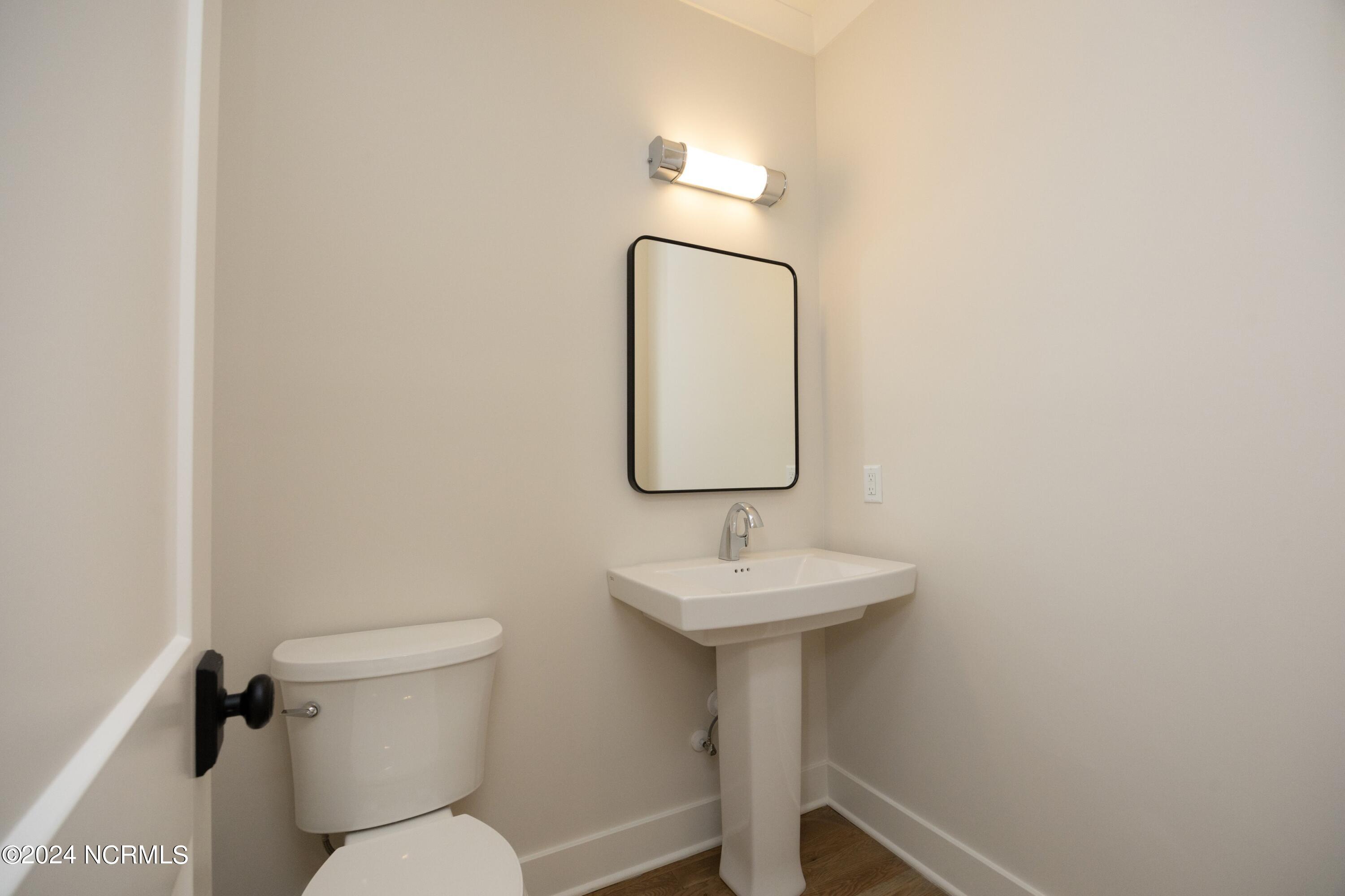 5 Regency Court, 11