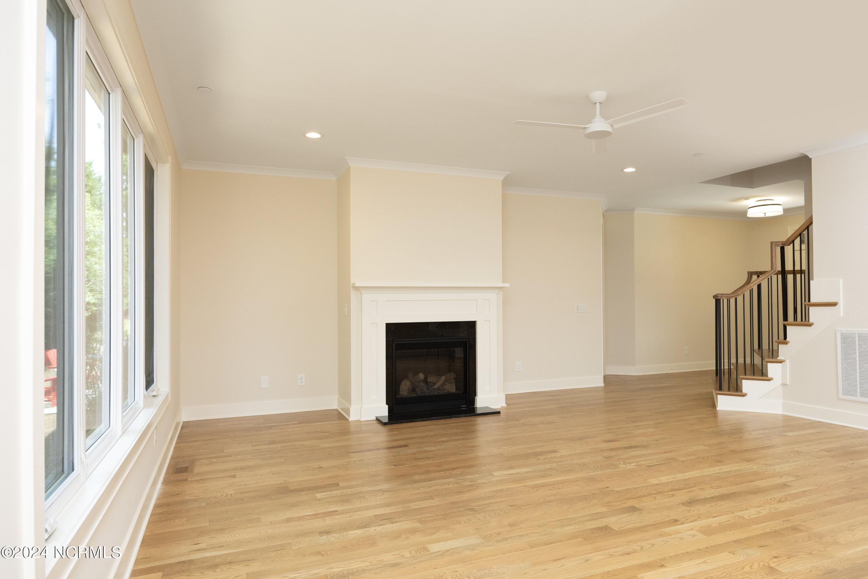 5 Regency Court, 11