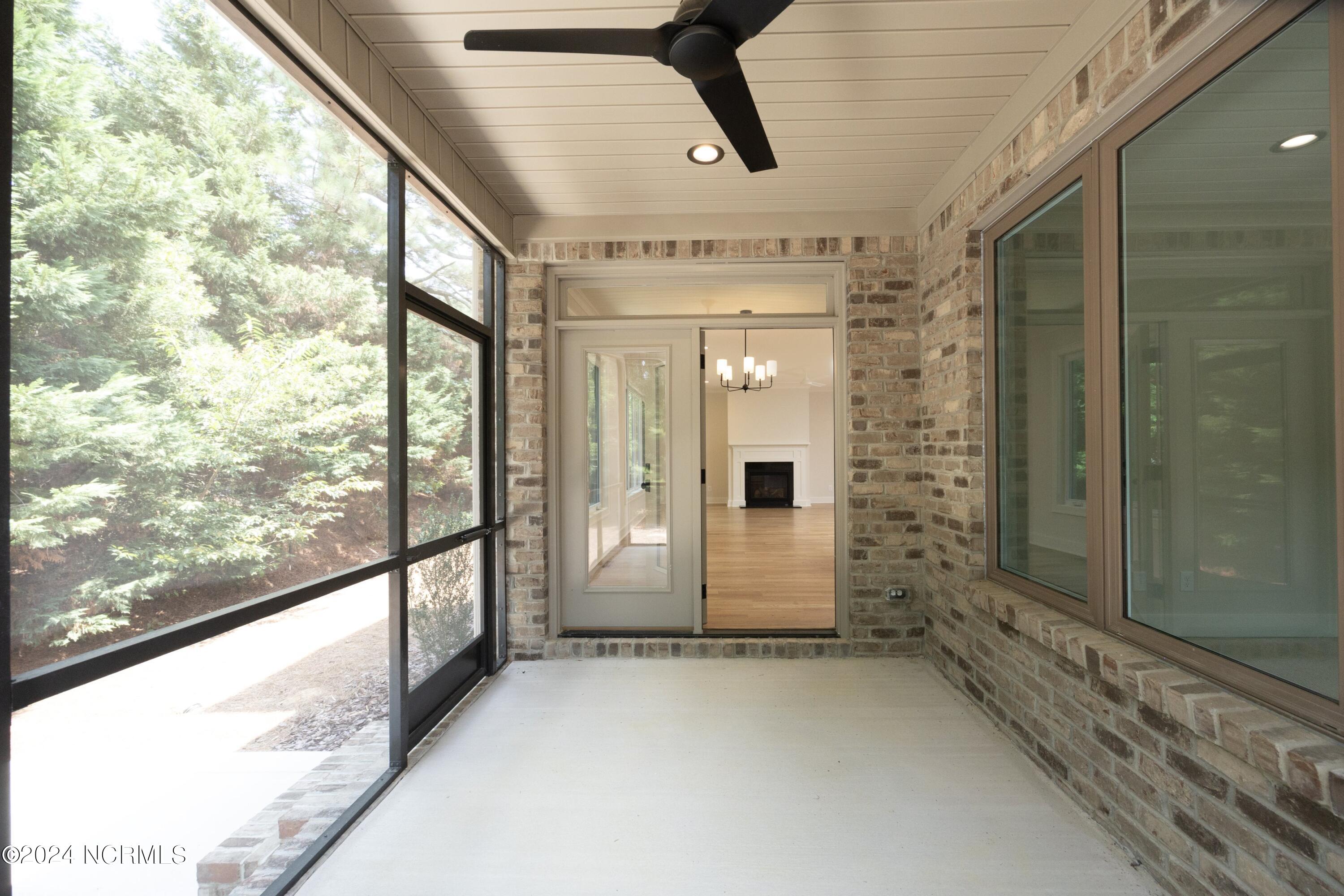 5 Regency Court, 11