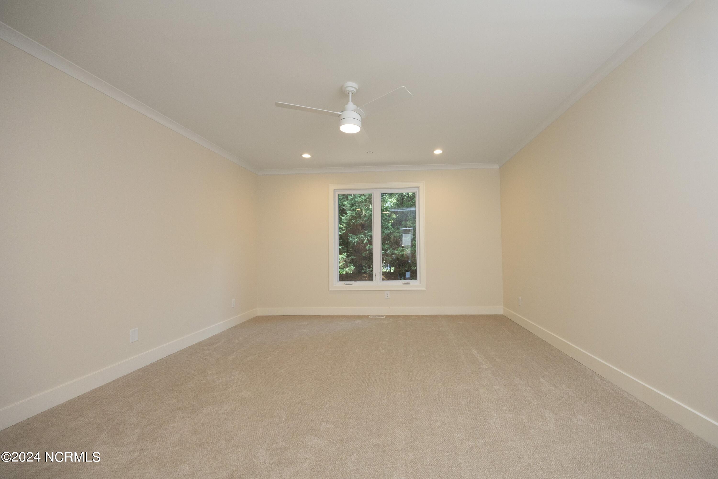 5 Regency Court, 11