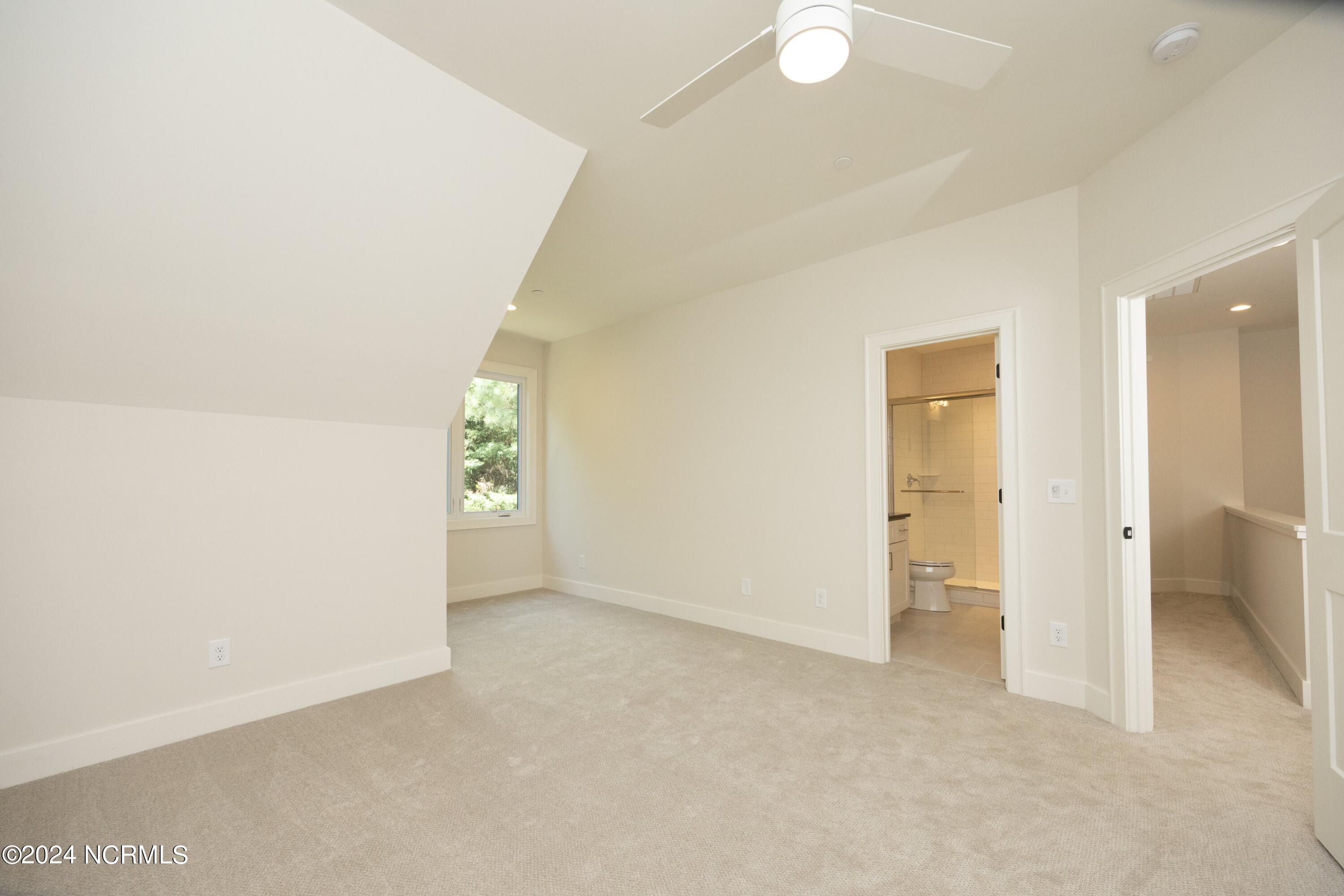 5 Regency Court, 11