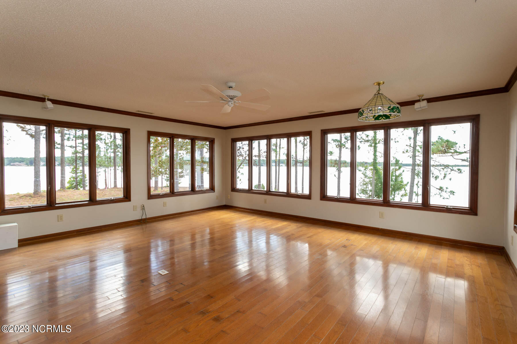 106 Mace Point