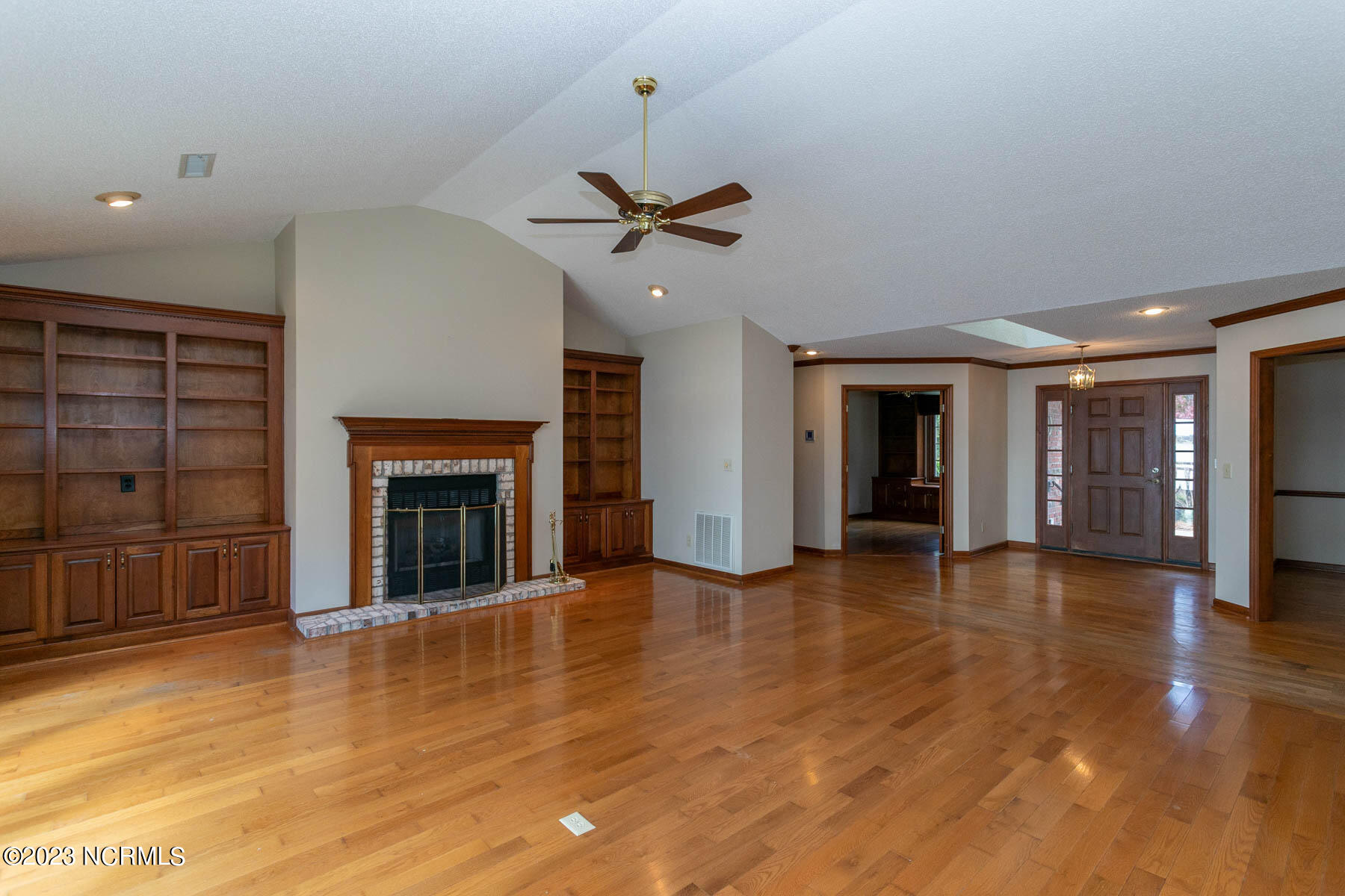 106 Mace Point