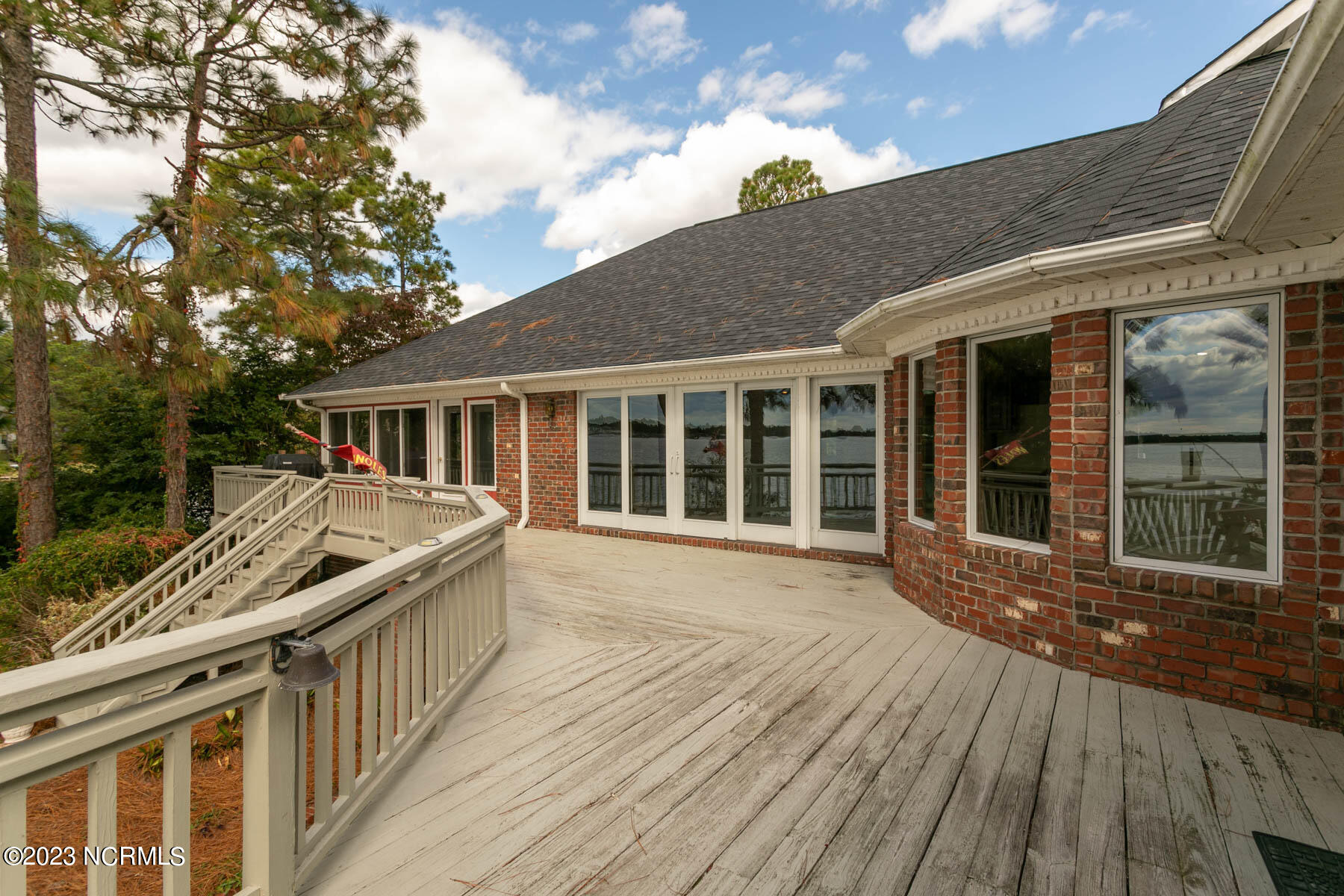 106 Mace Point