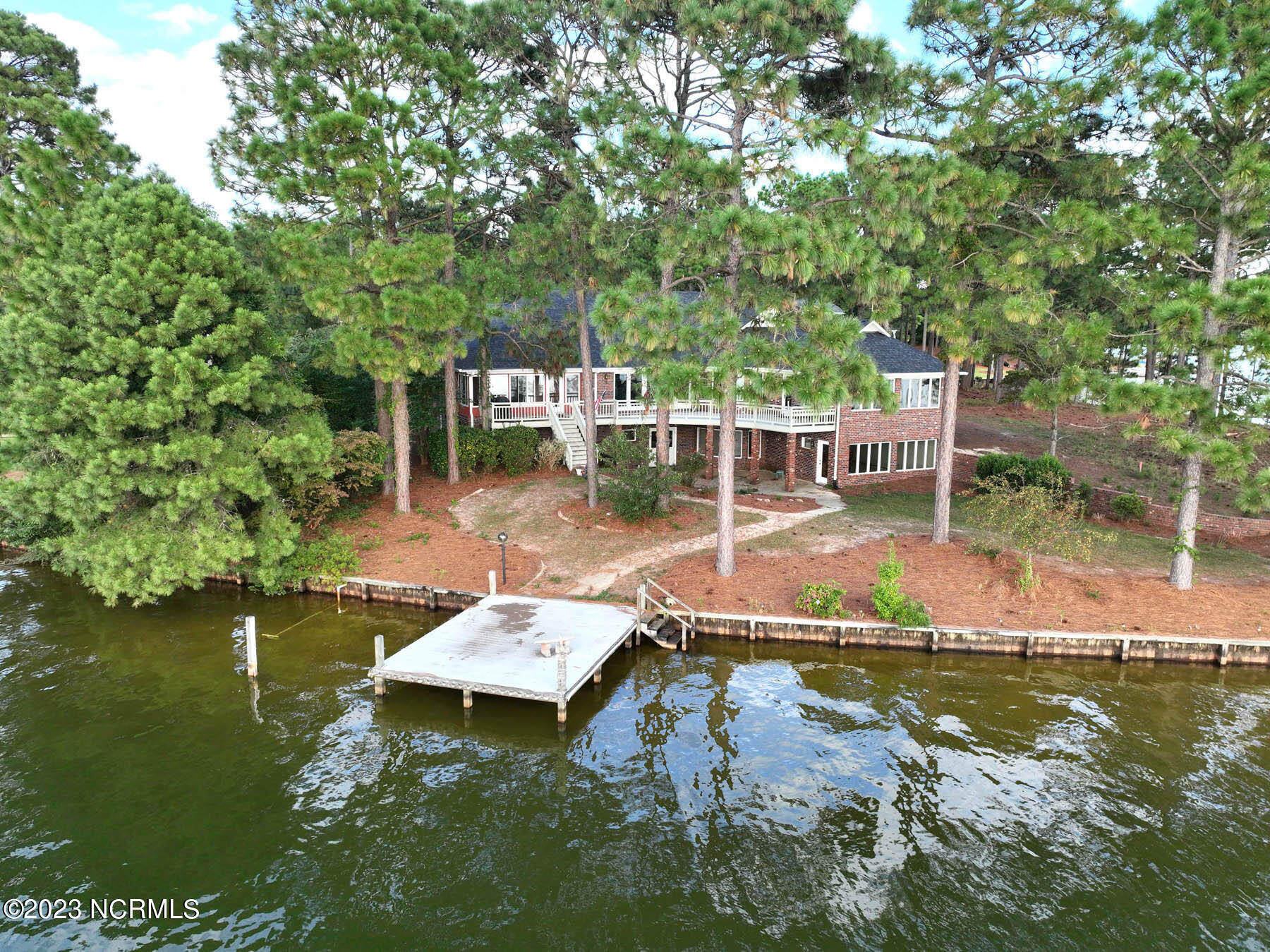 106 Mace Point