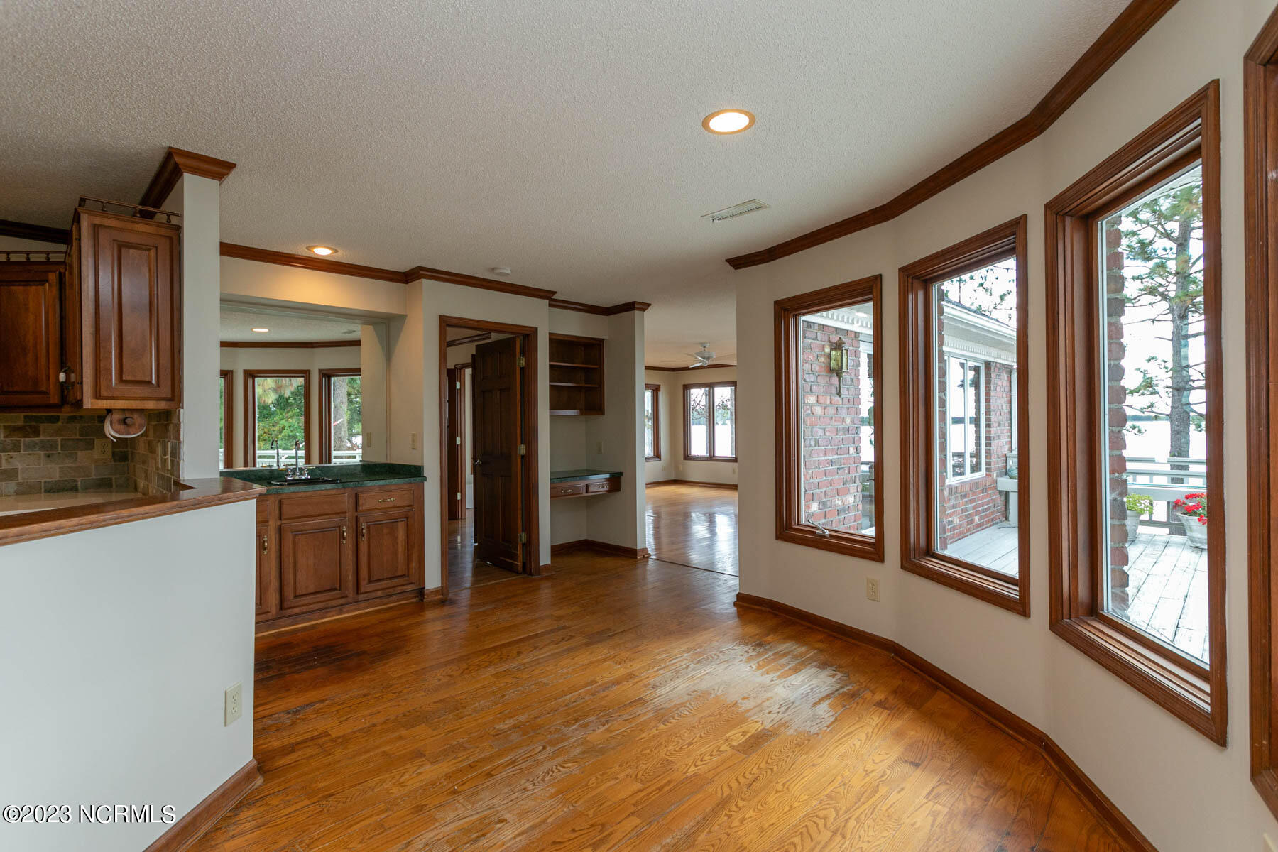 106 Mace Point