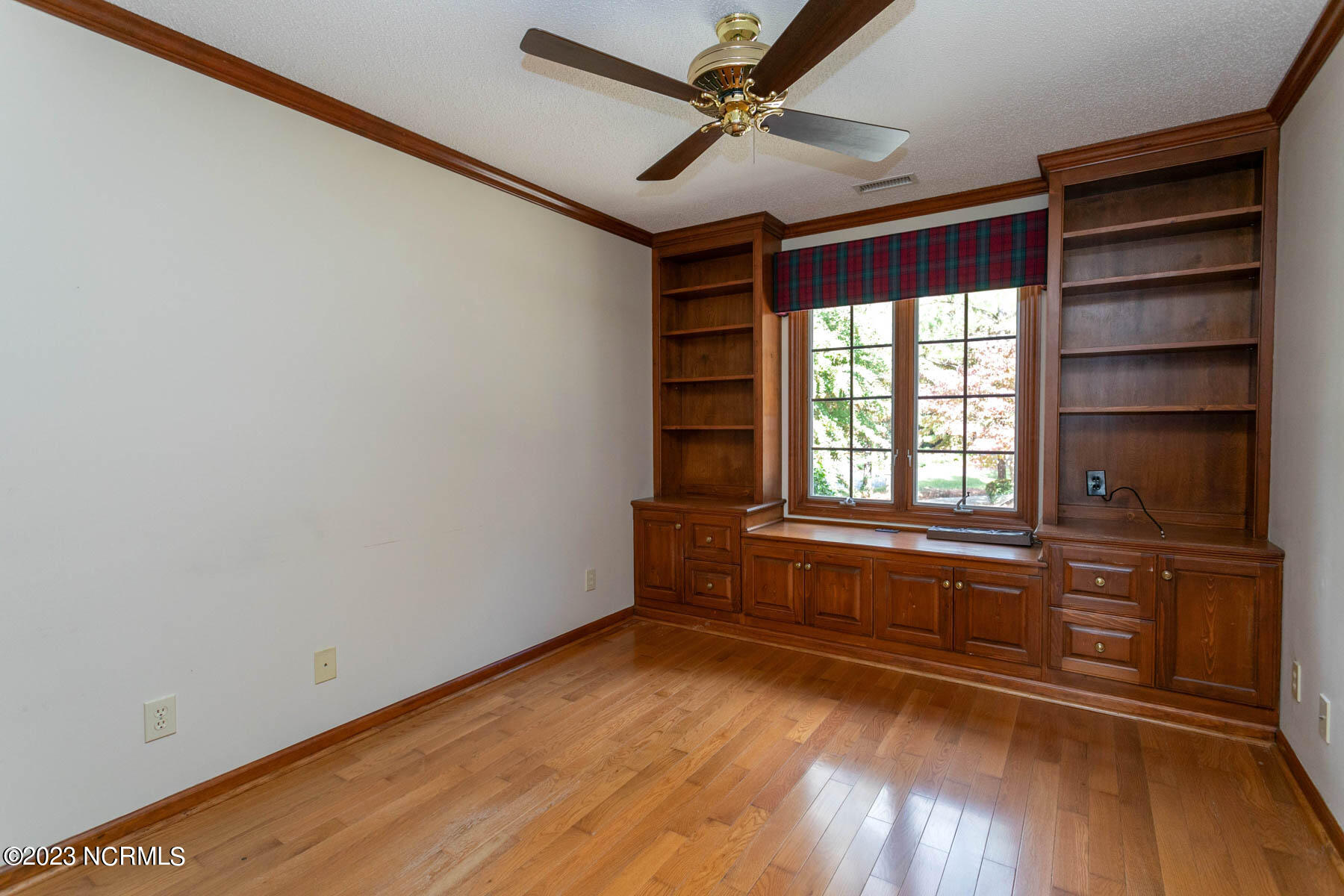 106 Mace Point