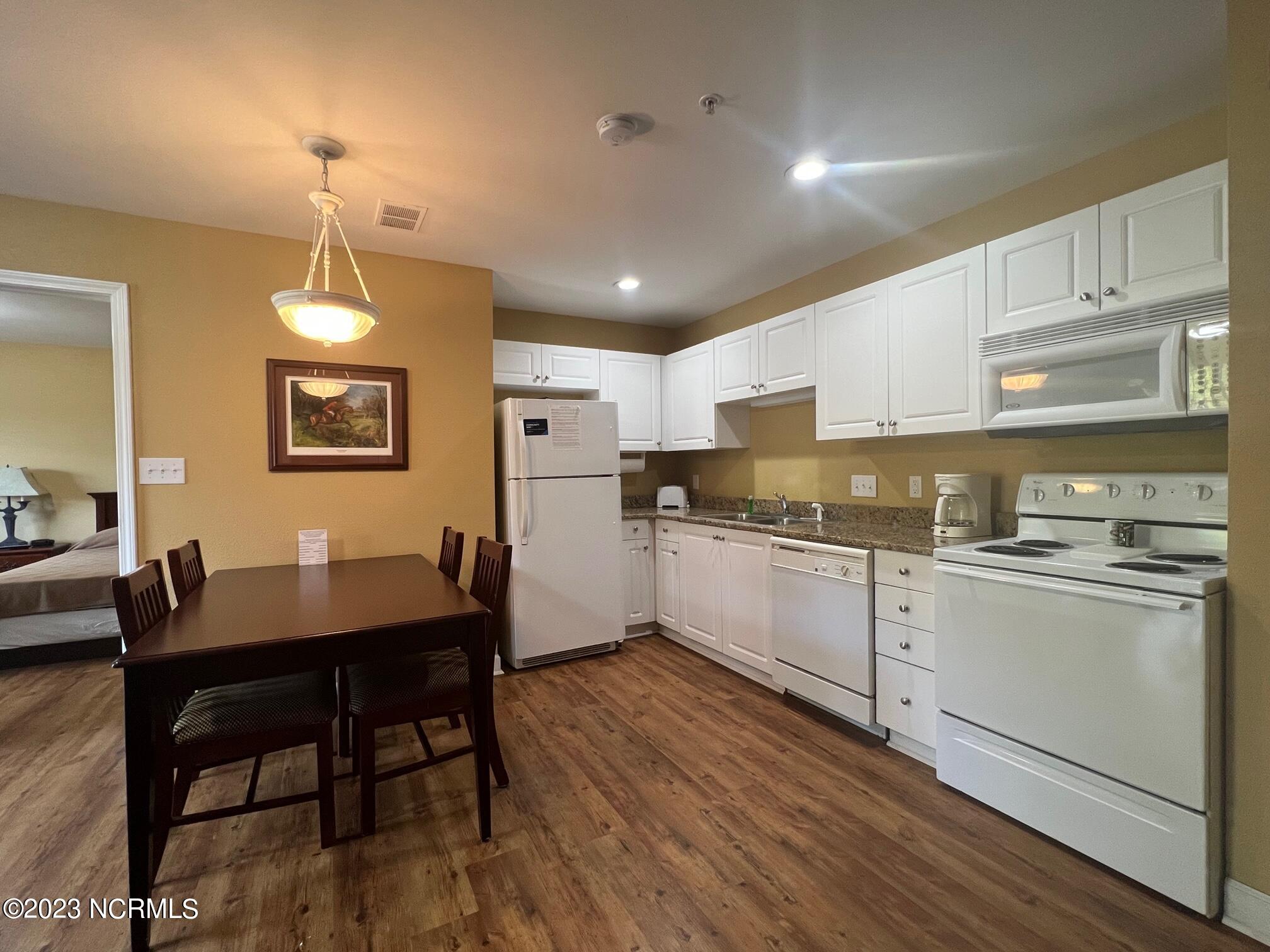 490 Little River Farm Boulevard, 102a