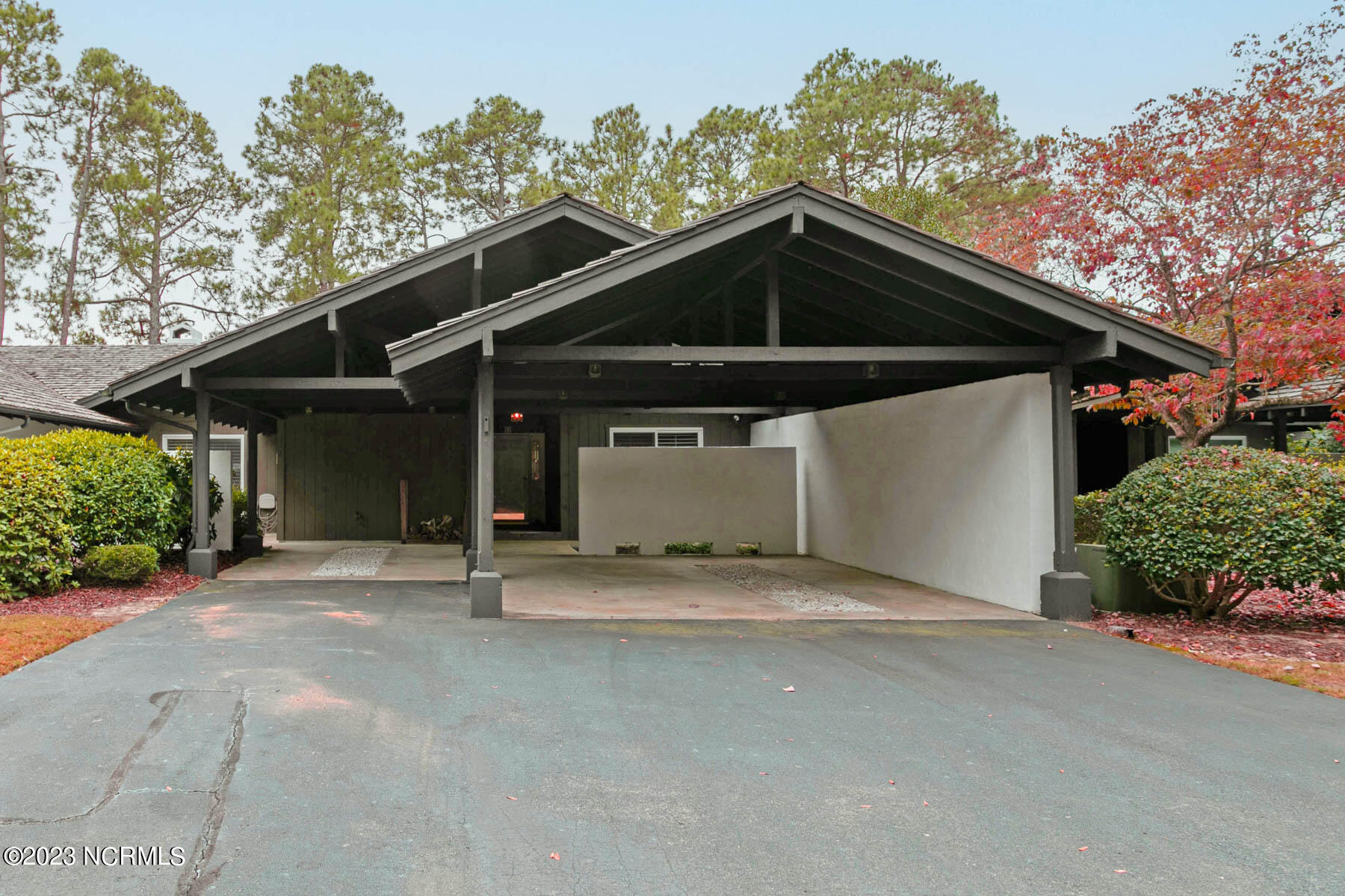 270 Mckenzie Road W, 52