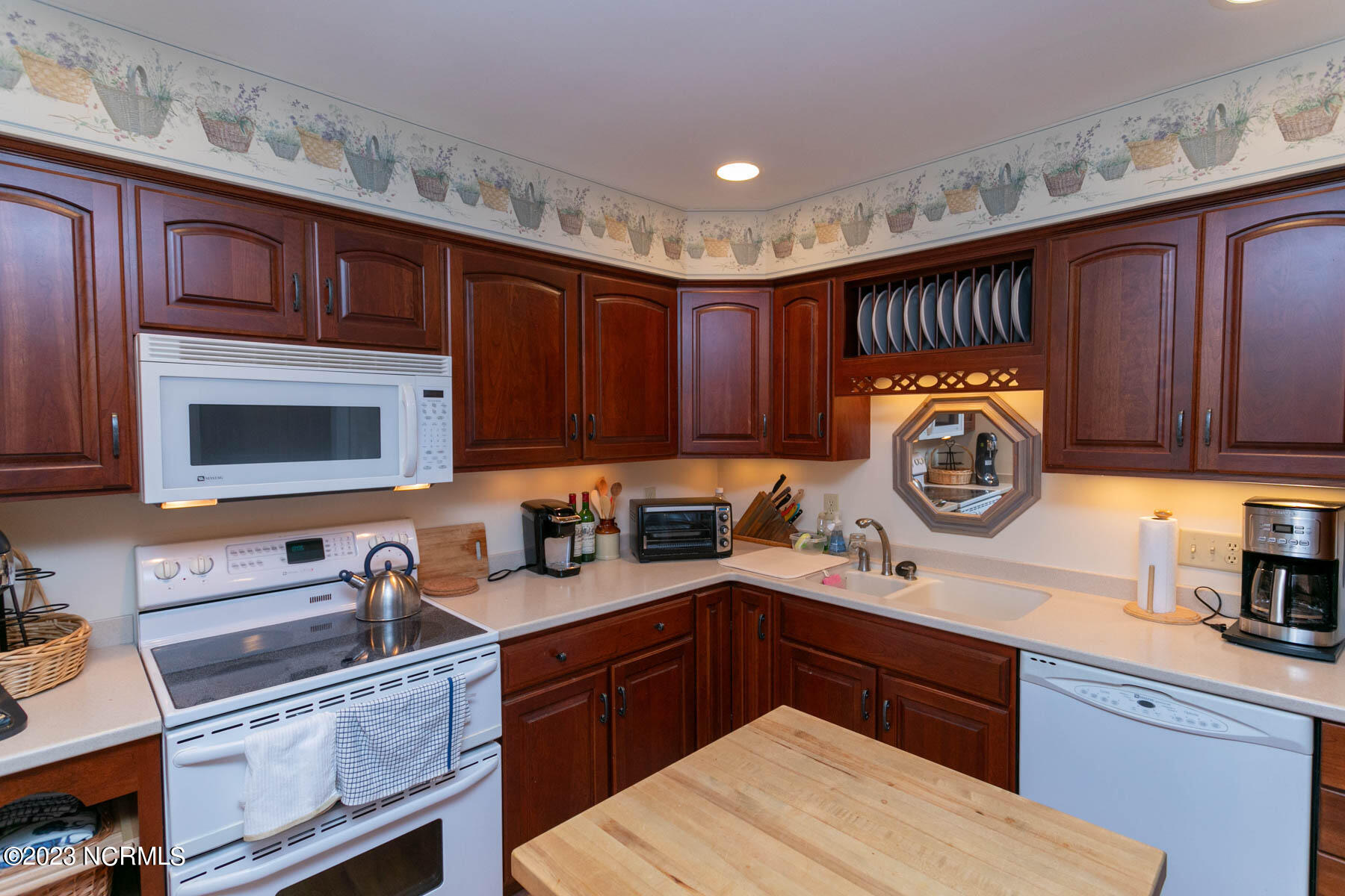 270 Mckenzie Road W, 52