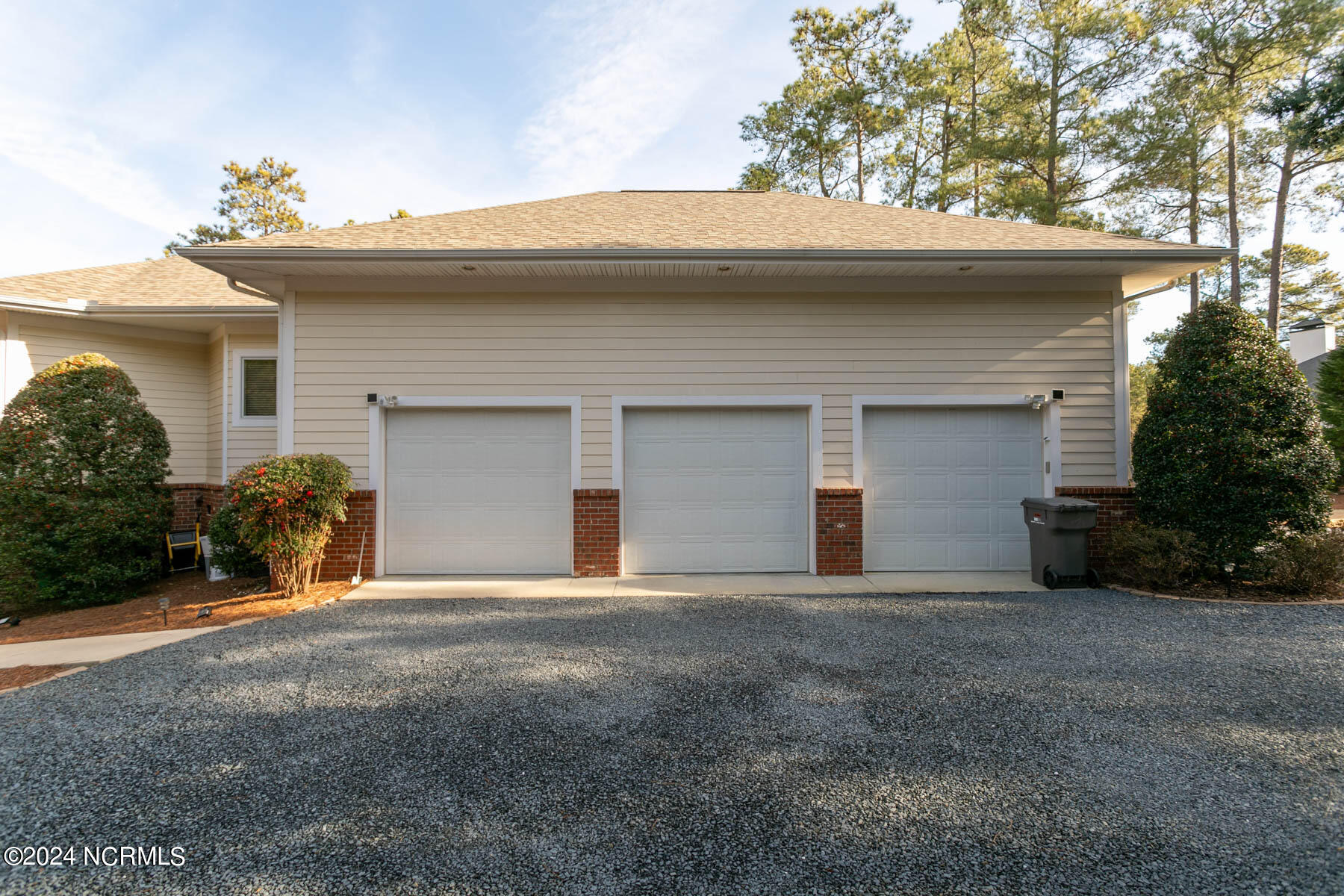16 Invershin Court