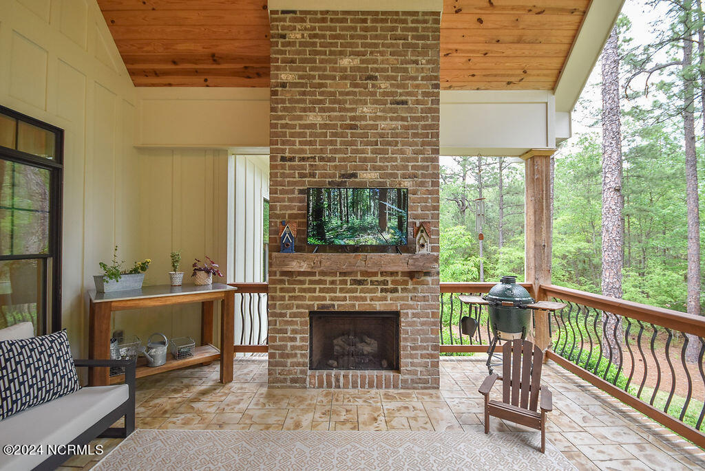 102 Greystones Court