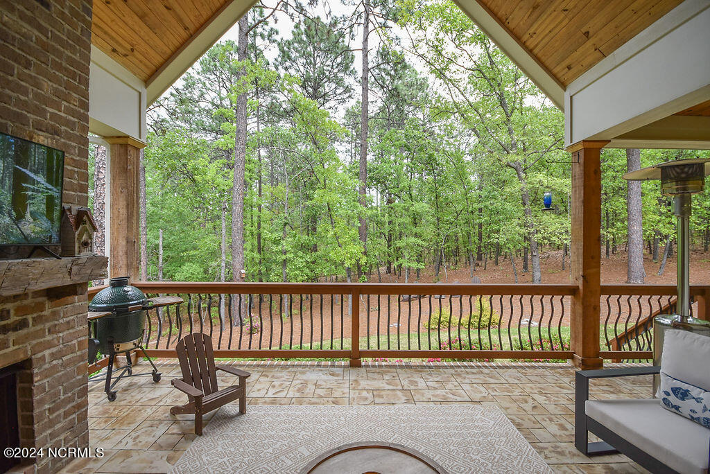 102 Greystones Court