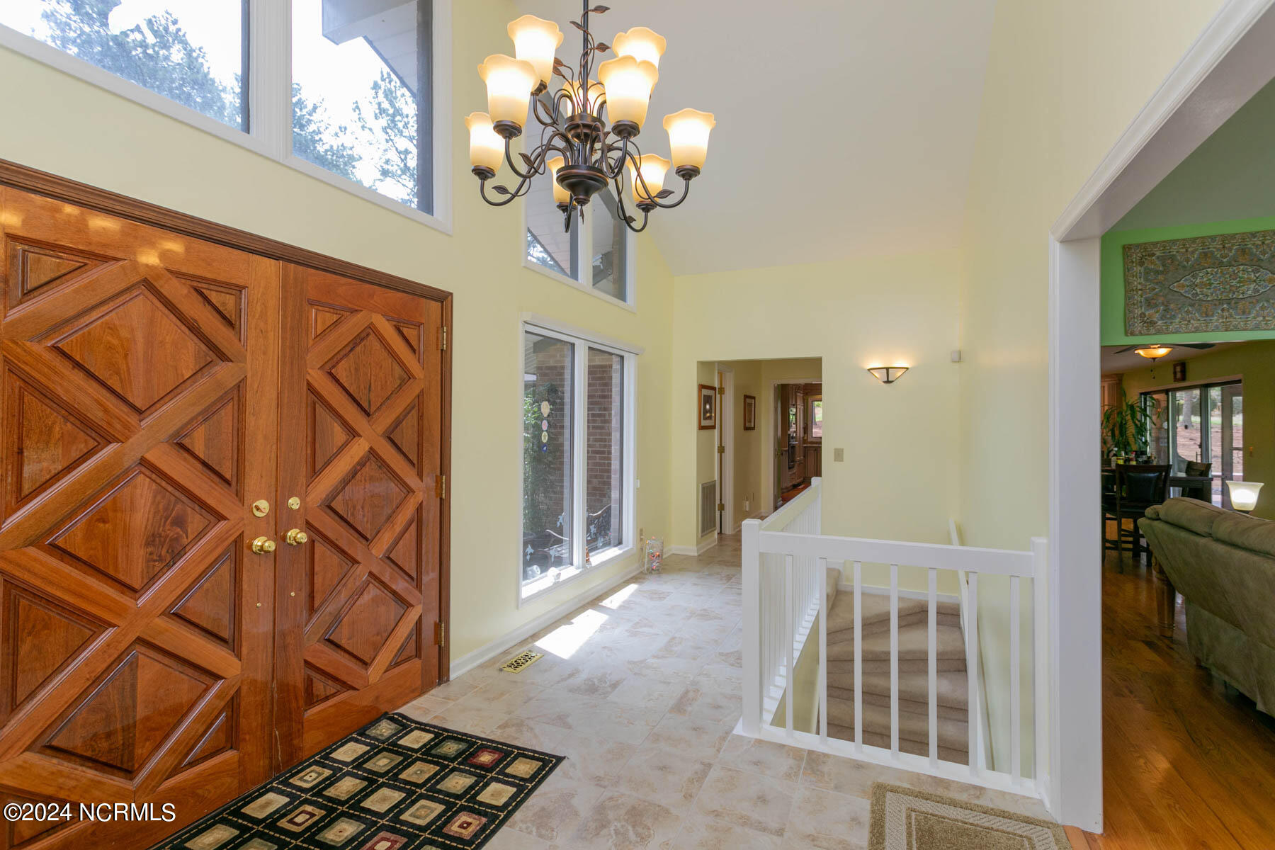 251 Devonshire Avenue W