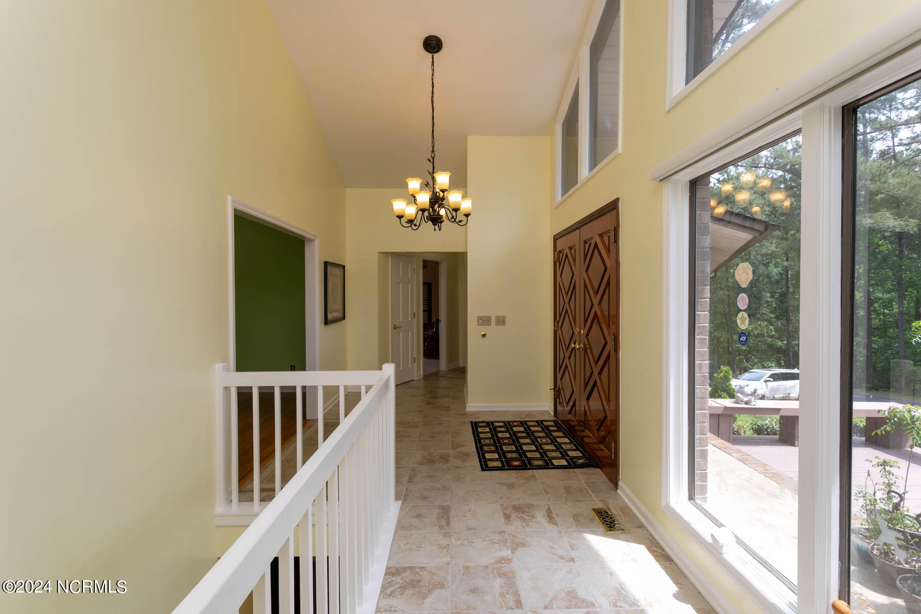 251 Devonshire Avenue W