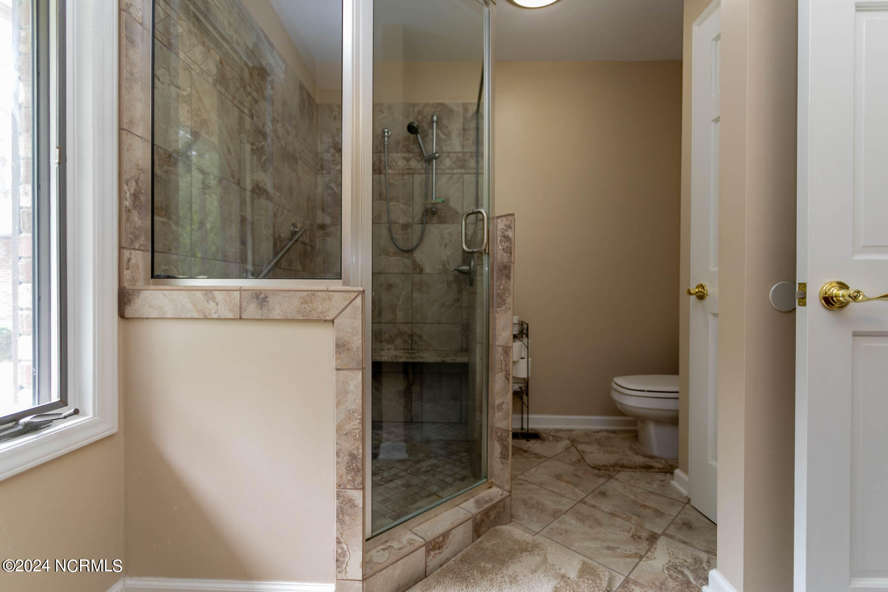 251 Devonshire Avenue W