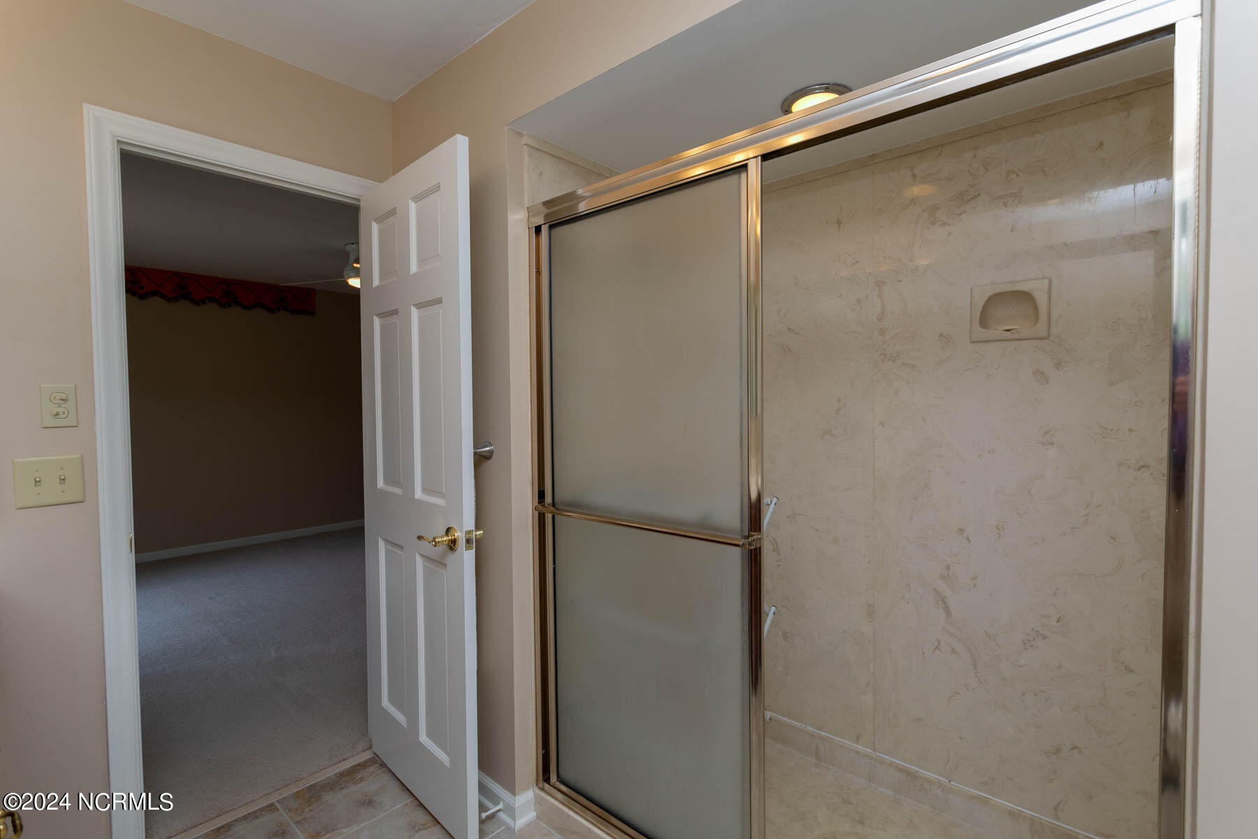 251 Devonshire Avenue W