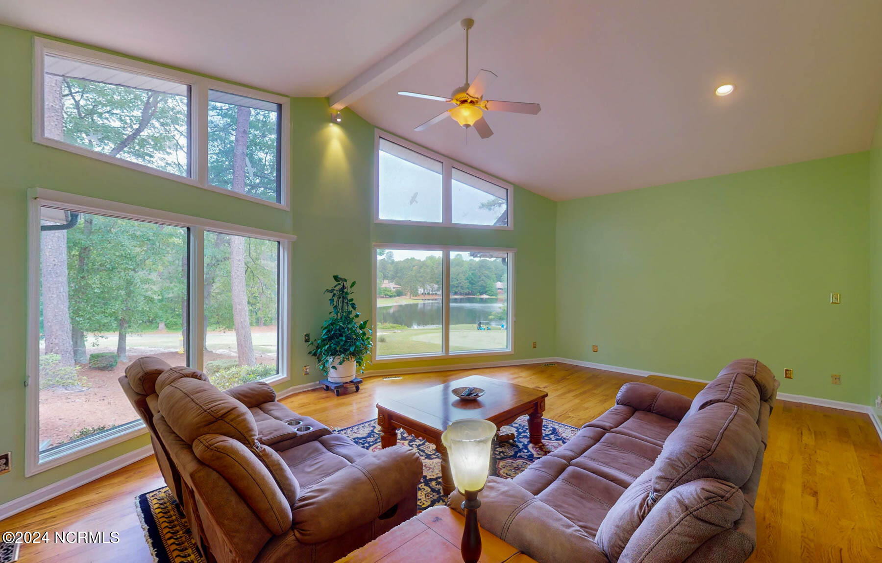 251 Devonshire Avenue W