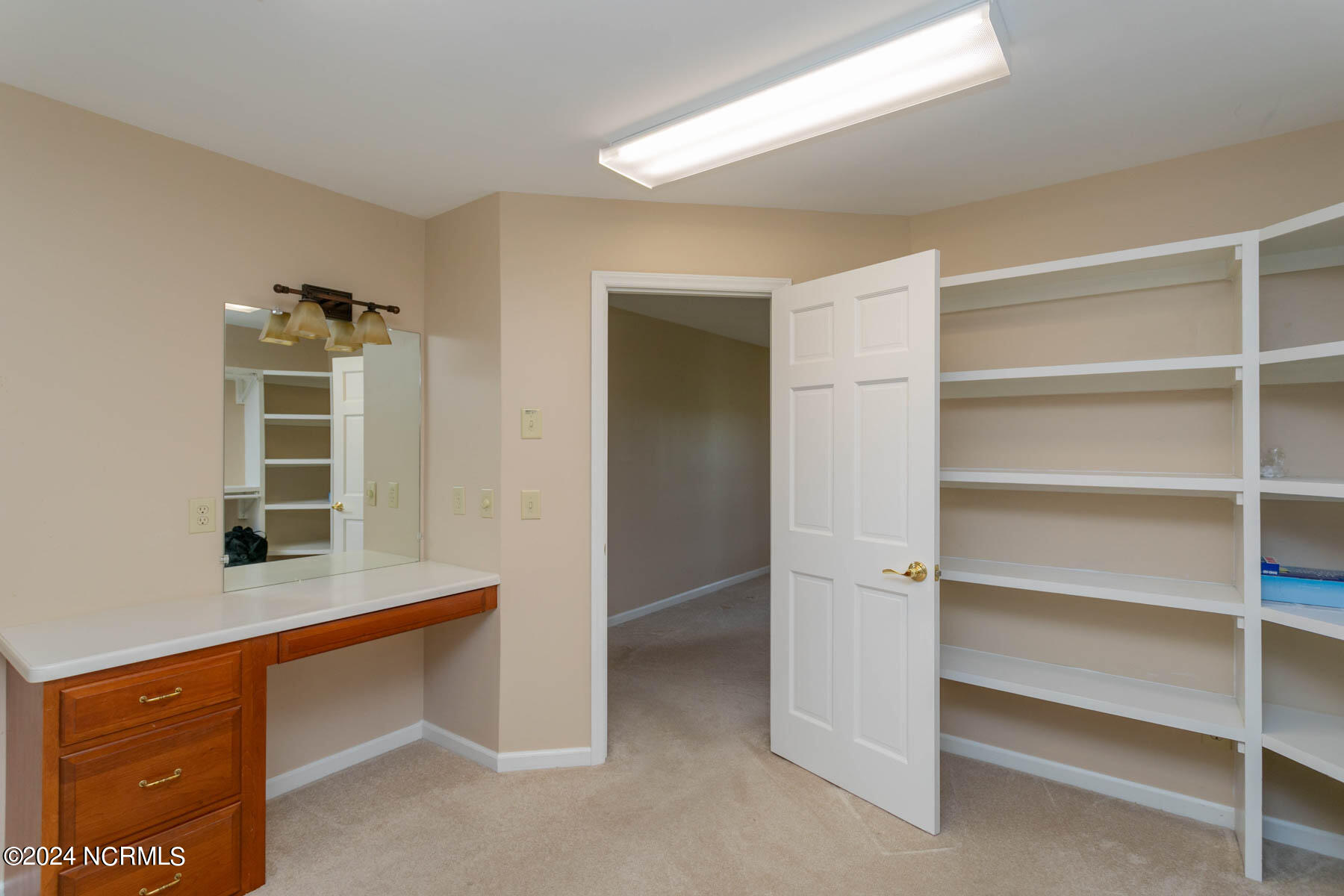 251 Devonshire Avenue W