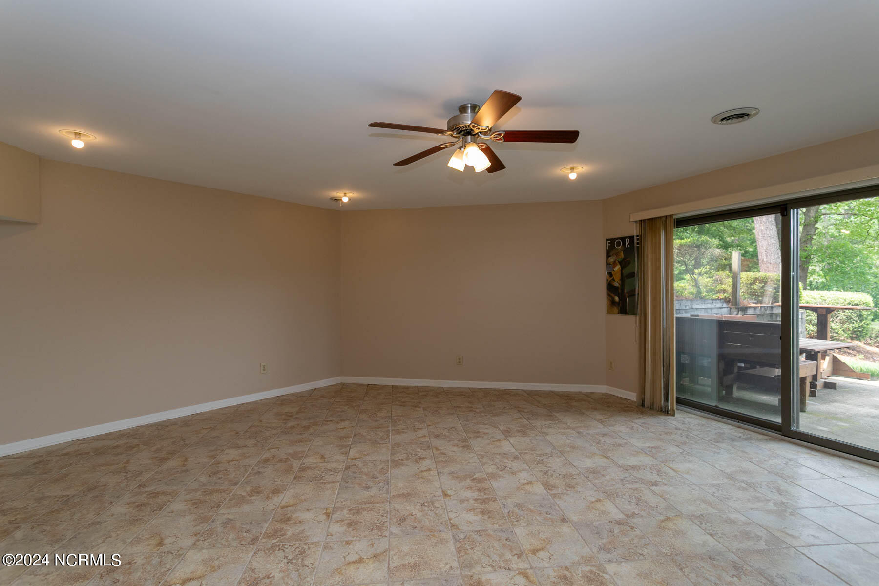 251 Devonshire Avenue W